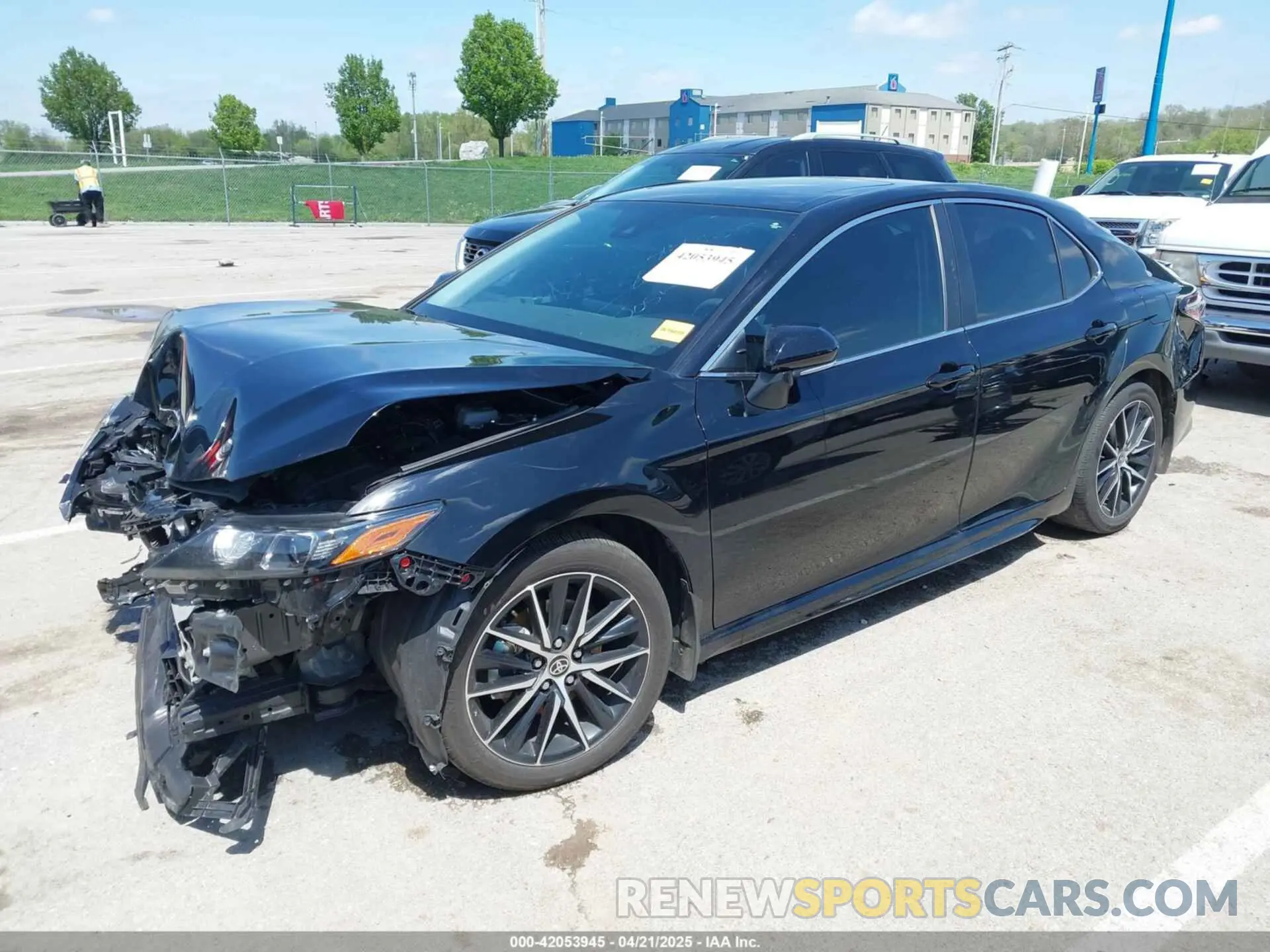 2 fotografías del automóvil dañado 4T1S31AK9RU621115 TOYOTA CAMRY HYBRID 2024