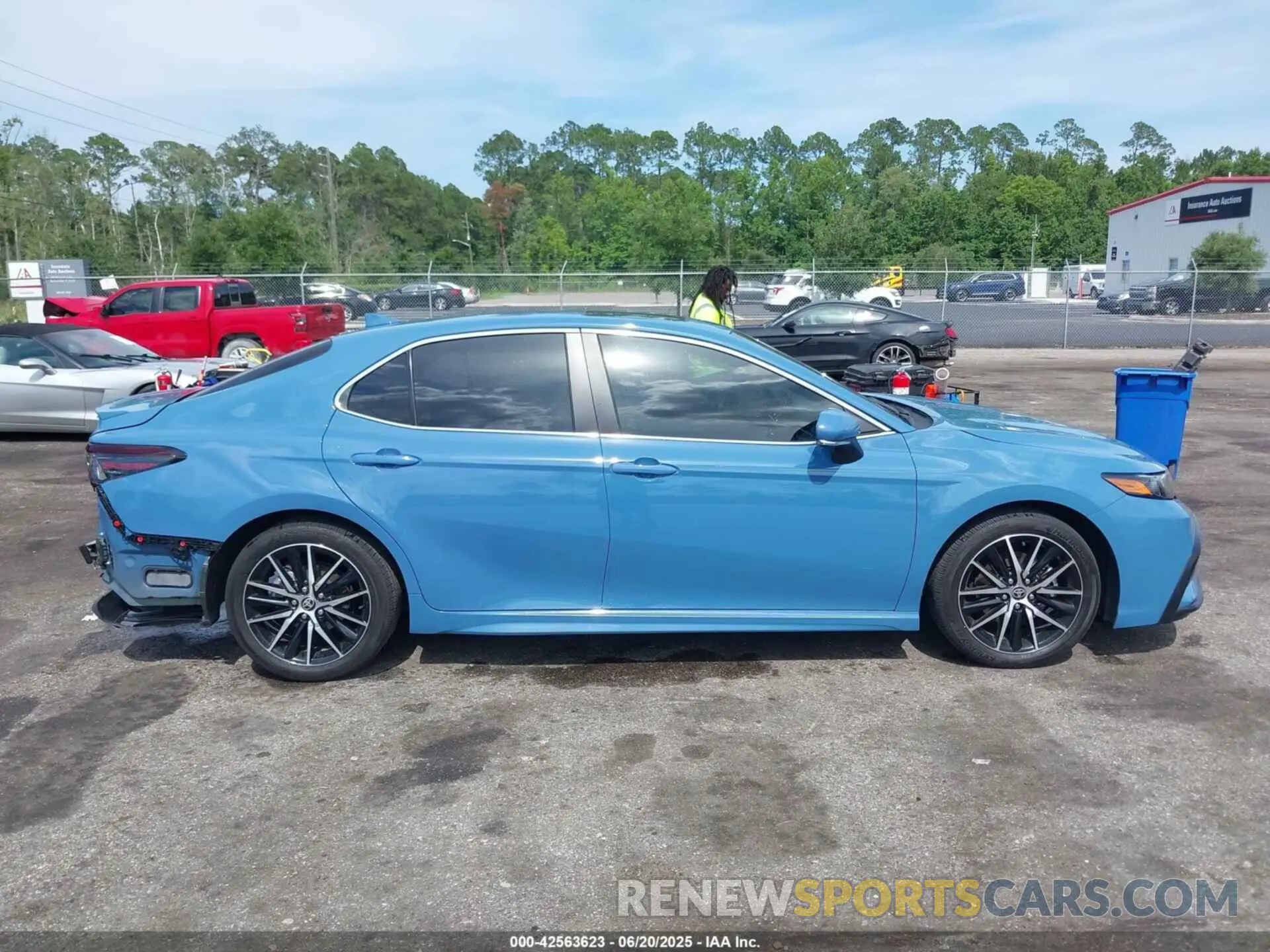 14 fotografías del automóvil dañado 4T1S31AKXRU075697 TOYOTA CAMRY HYBRID 2024