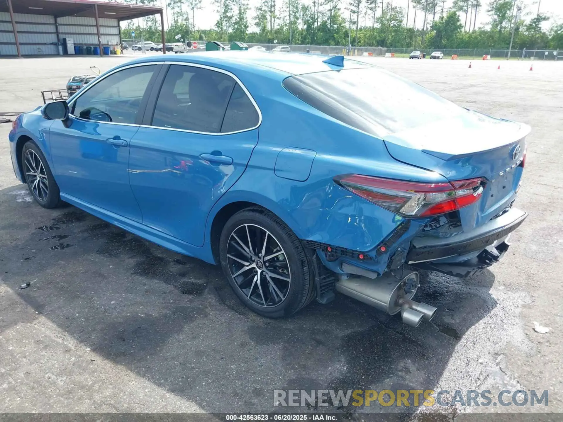 3 fotografías del automóvil dañado 4T1S31AKXRU075697 TOYOTA CAMRY HYBRID 2024
