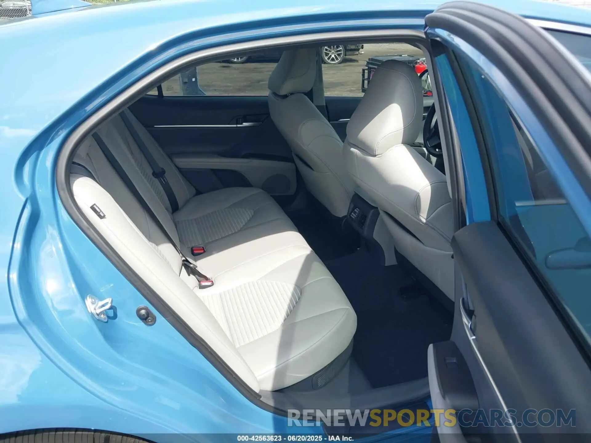 8 fotografías del automóvil dañado 4T1S31AKXRU075697 TOYOTA CAMRY HYBRID 2024