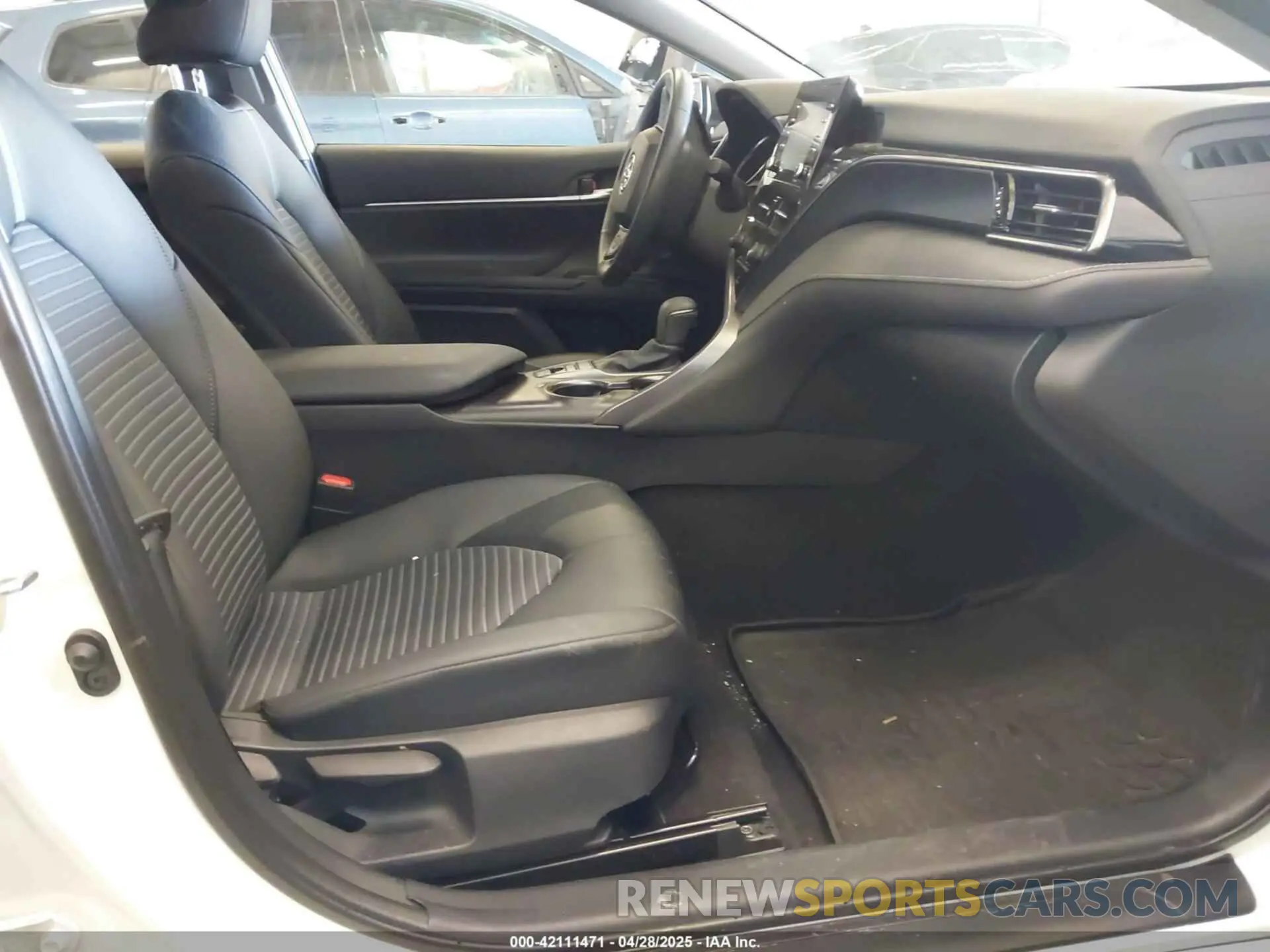 5 fotografías del automóvil dañado 4T1T31AK0RU073025 TOYOTA CAMRY HYBRID 2024