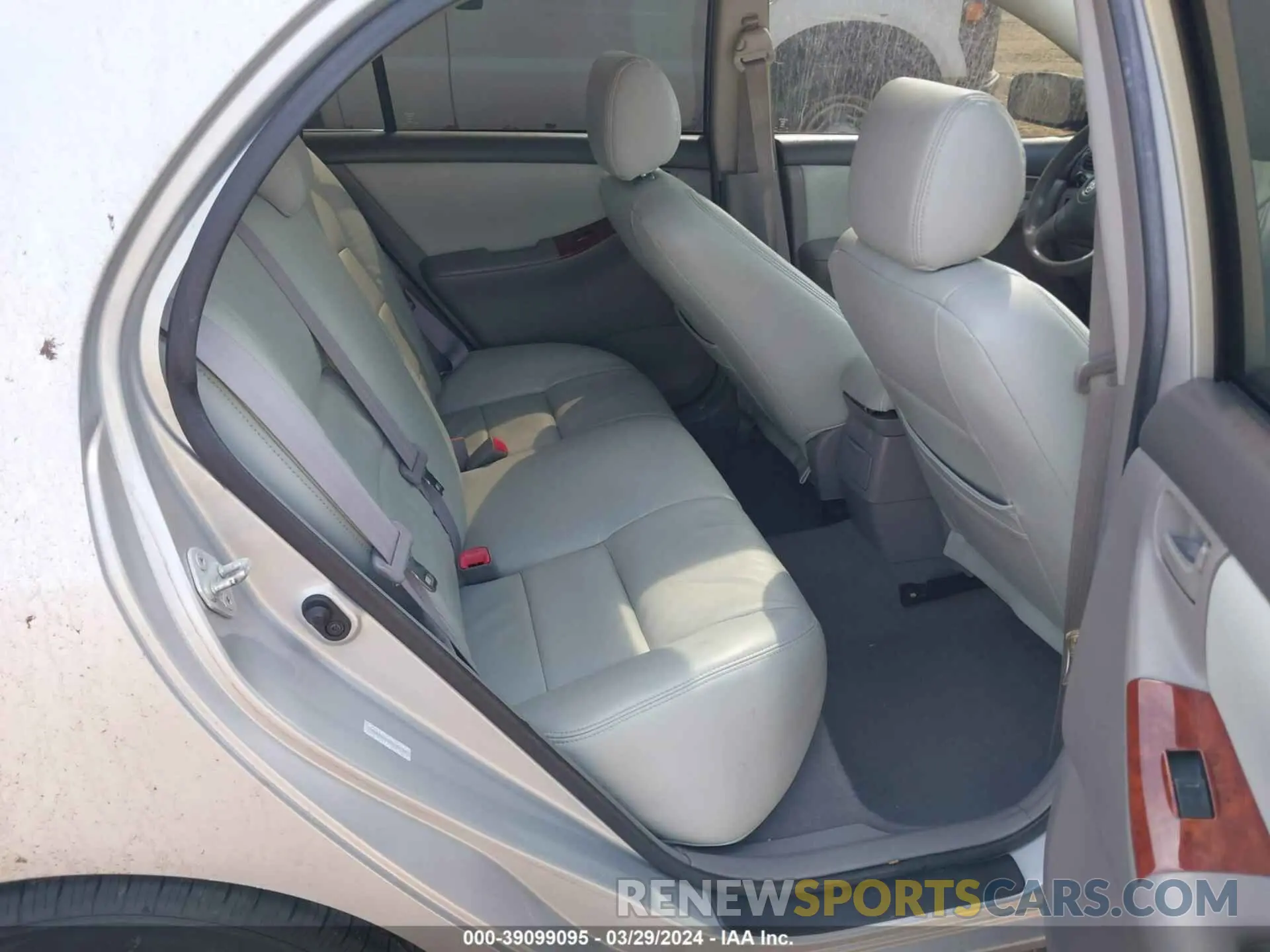 8 fotografías del automóvil dañado 1NXBR30E37Z793126 TOYOTA COROLLA 2007