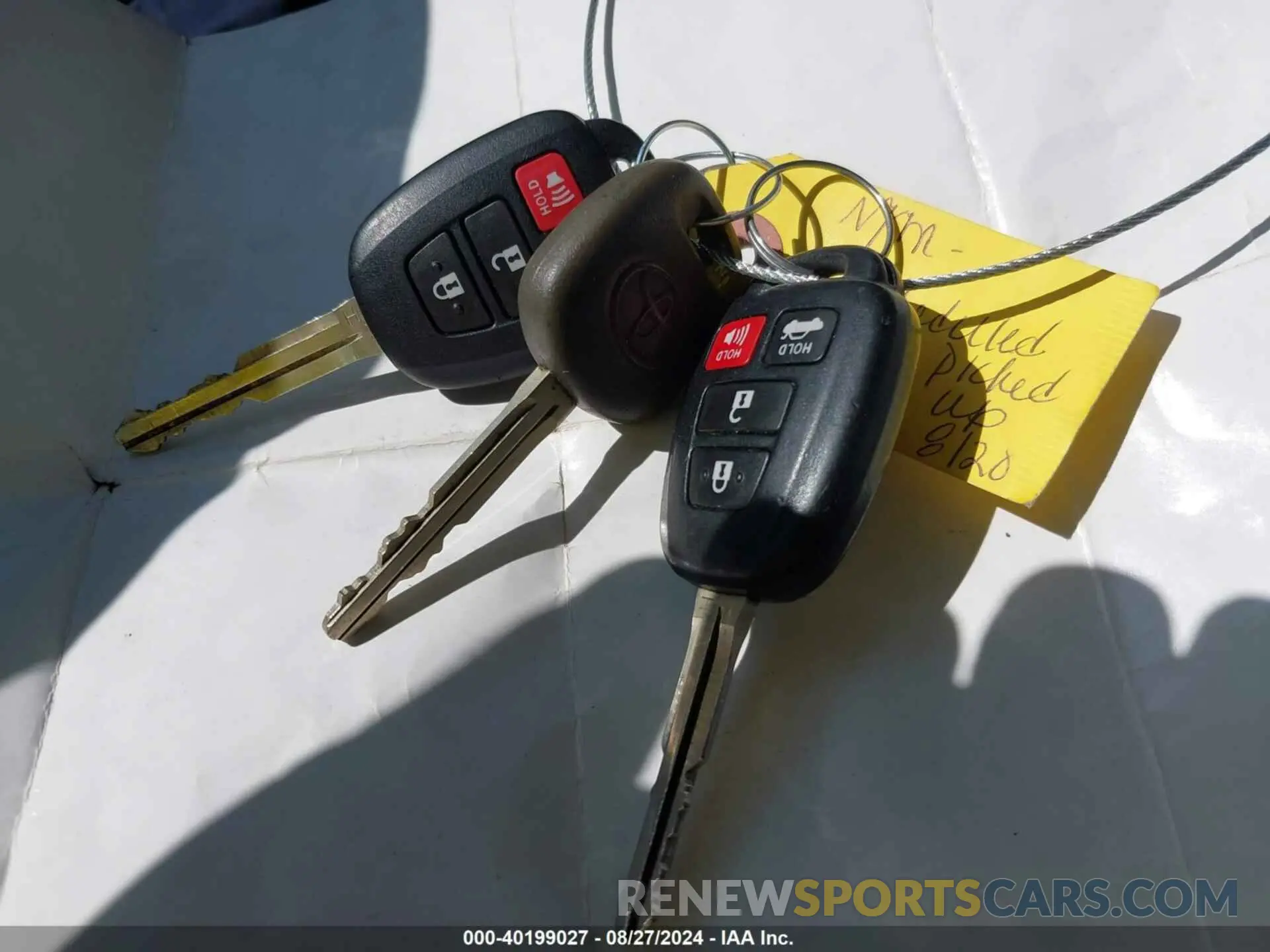 11 fotografías del automóvil dañado 2T1BURHE8JC978304 TOYOTA COROLLA 2018