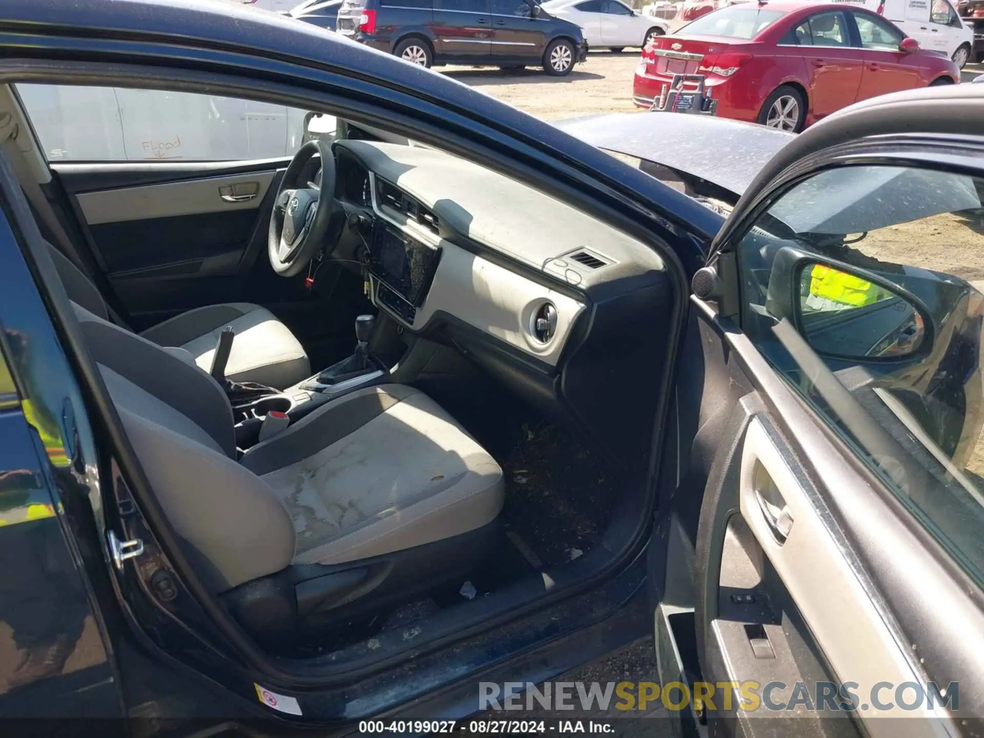 5 fotografías del automóvil dañado 2T1BURHE8JC978304 TOYOTA COROLLA 2018