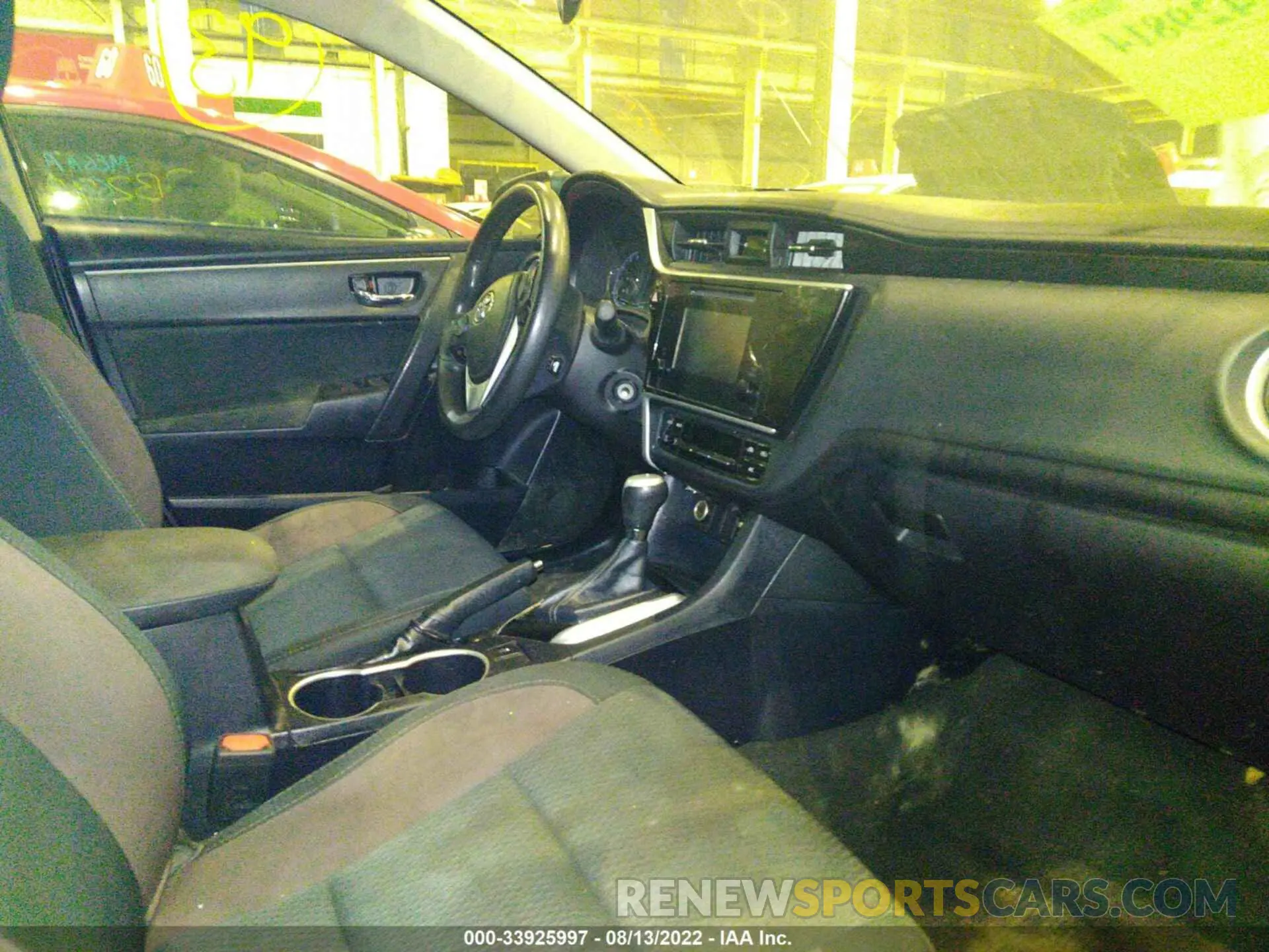 5 fotografías del automóvil dañado 001BURHE3KC165003 TOYOTA COROLLA 2019