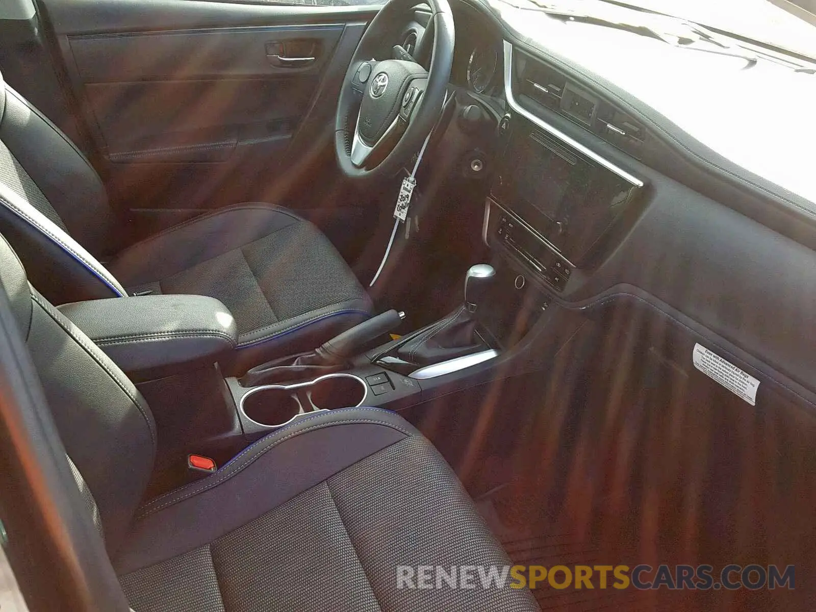 5 fotografías del automóvil dañado 2T1BURHE0KC132850 TOYOTA COROLLA 2019