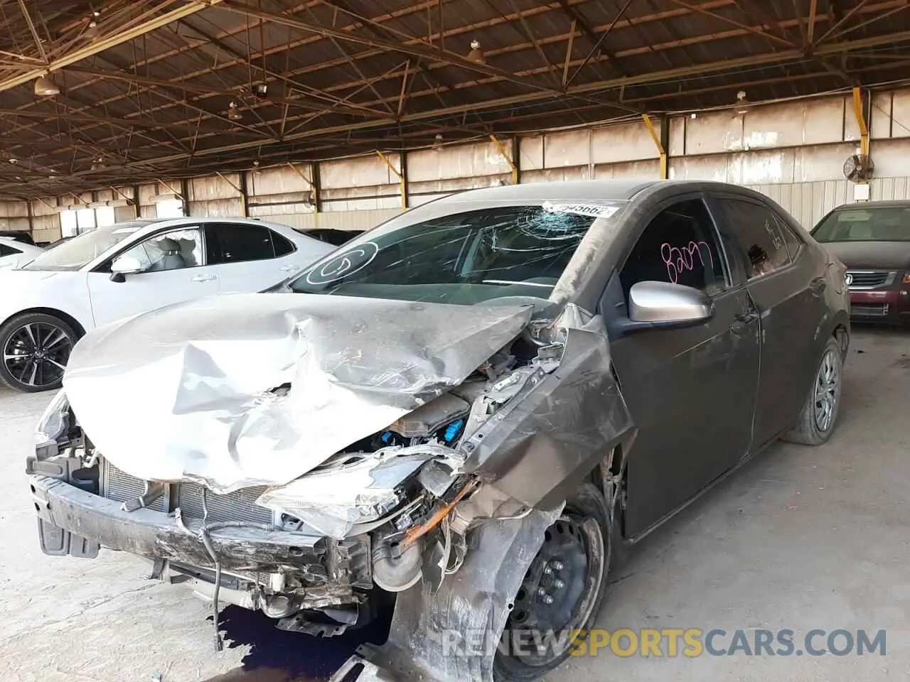 2 fotografías del automóvil dañado 2T1BURHE0KC135070 TOYOTA COROLLA 2019