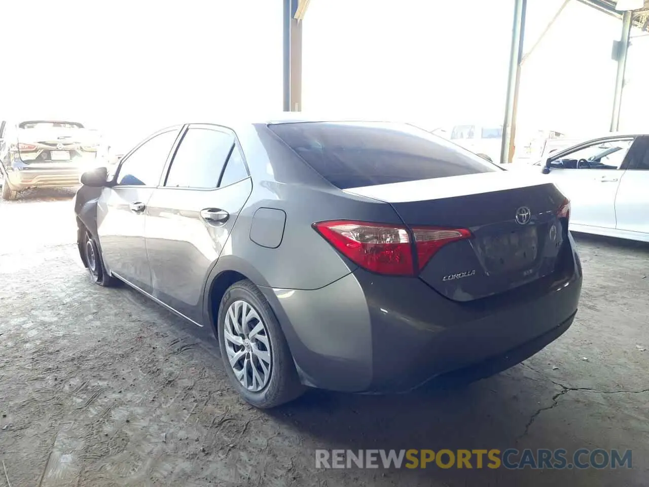 3 fotografías del automóvil dañado 2T1BURHE0KC135070 TOYOTA COROLLA 2019