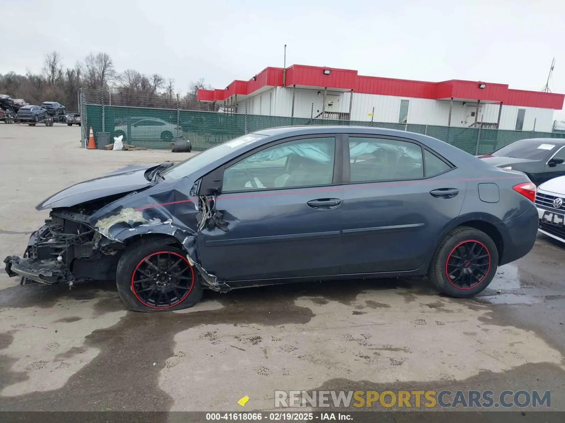 15 fotografías del automóvil dañado 2T1BURHE0KC141077 TOYOTA COROLLA 2019
