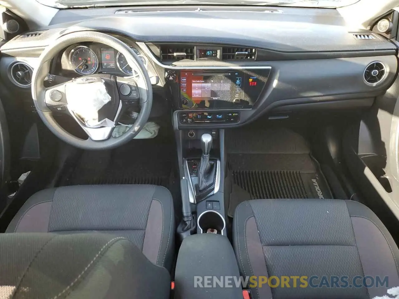 8 fotografías del automóvil dañado 2T1BURHE0KC143301 TOYOTA COROLLA 2019