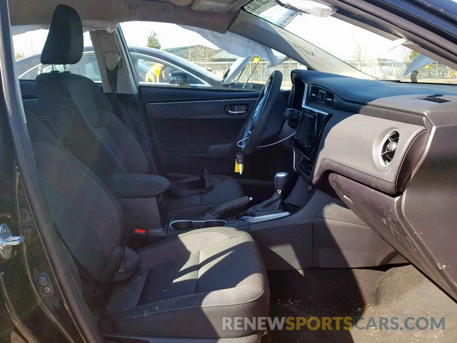 5 fotografías del automóvil dañado 2T1BURHE0KC147719 TOYOTA COROLLA 2019