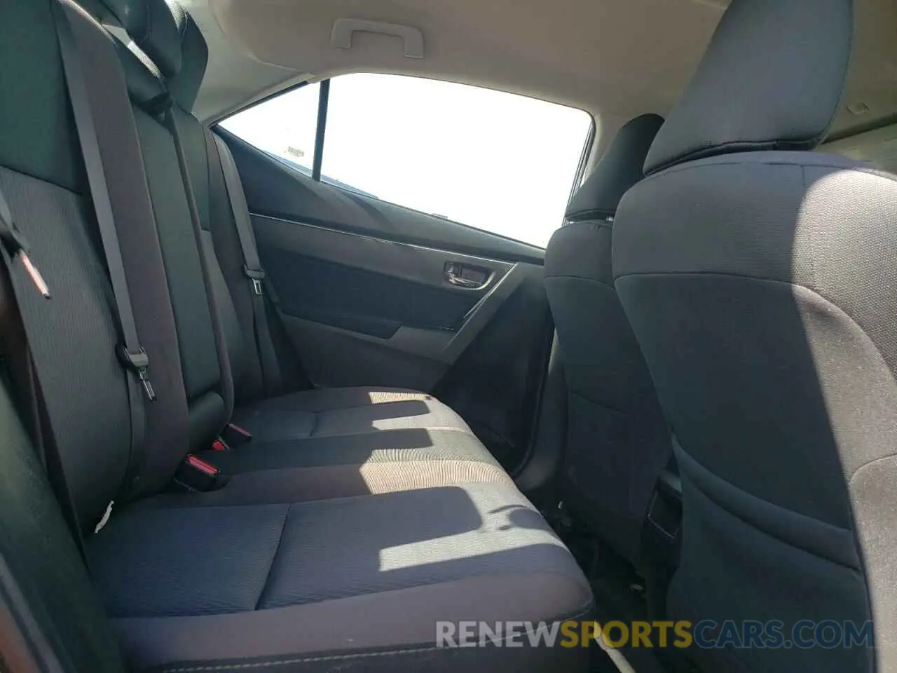 10 fotografías del automóvil dañado 2T1BURHE0KC165590 TOYOTA COROLLA 2019