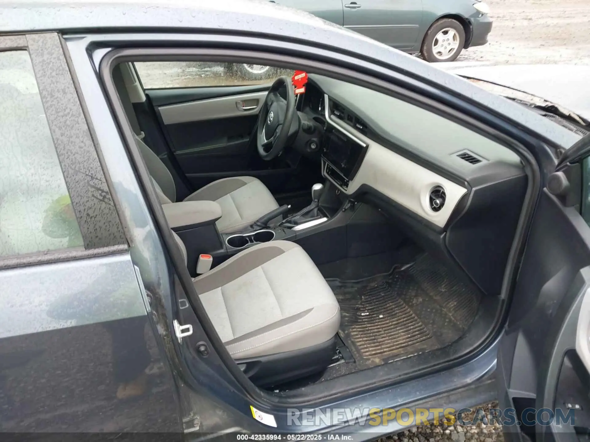 5 fotografías del automóvil dañado 2T1BURHE0KC167730 TOYOTA COROLLA 2019