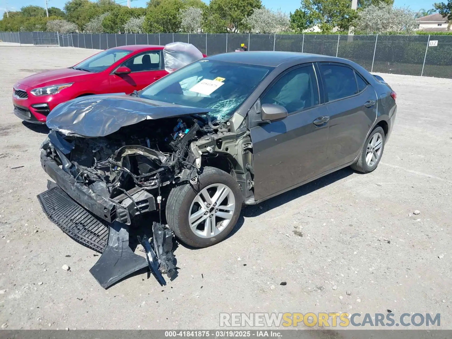 2 fotografías del automóvil dañado 2T1BURHE0KC204159 TOYOTA COROLLA 2019