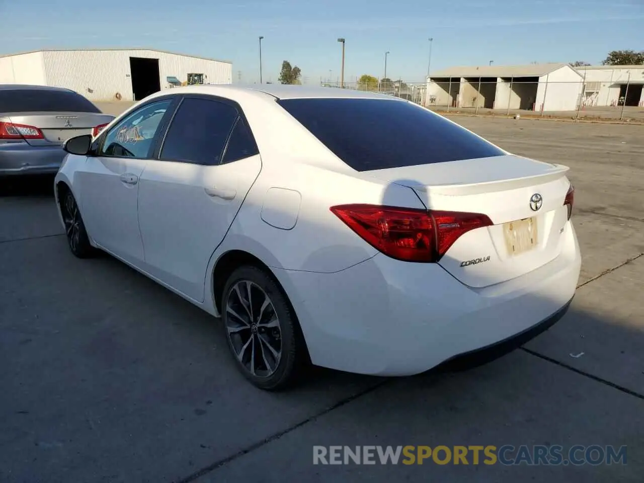 3 fotografías del automóvil dañado 2T1BURHE0KC206462 TOYOTA COROLLA 2019