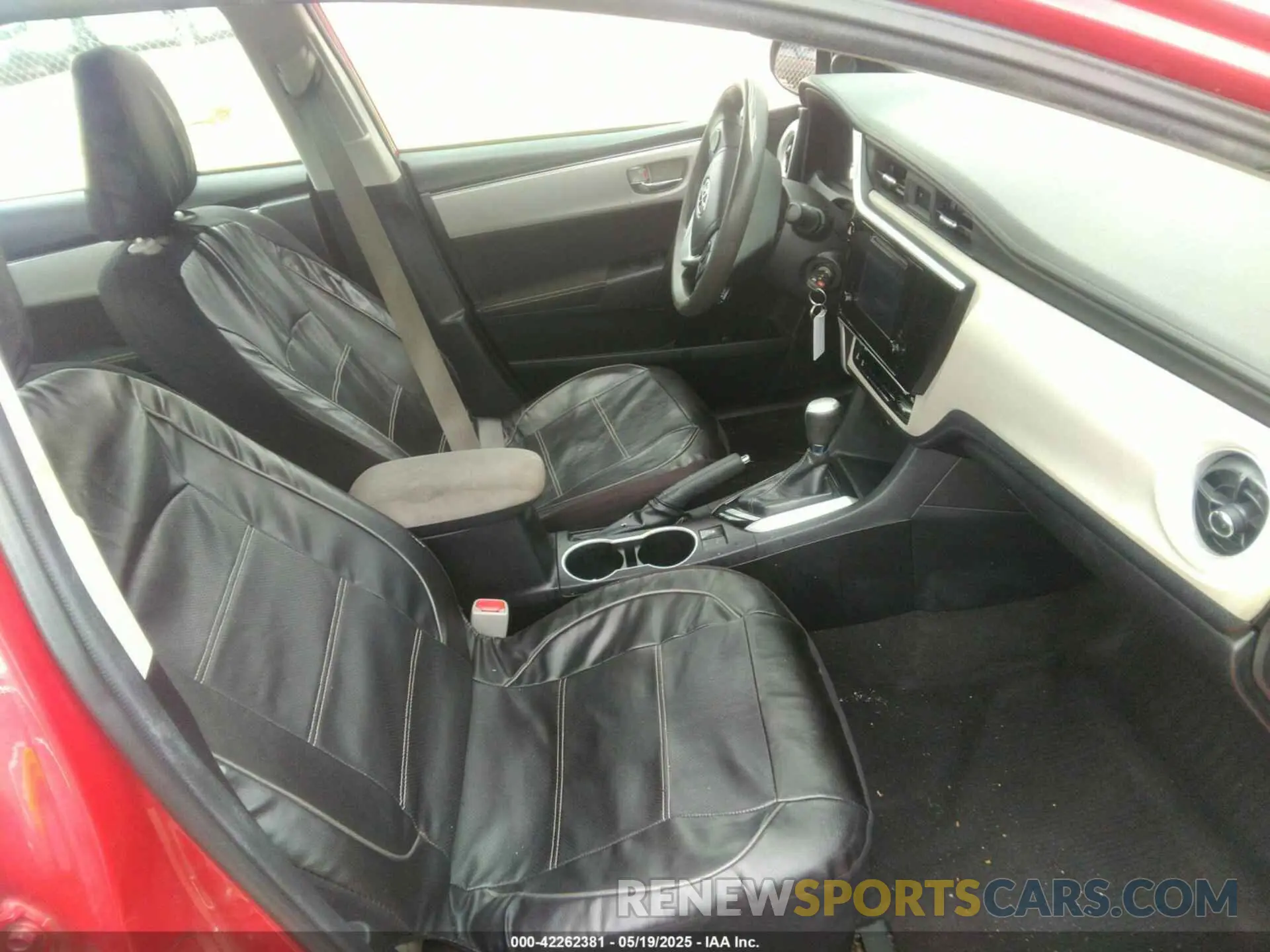 5 fotografías del automóvil dañado 2T1BURHE0KC212830 TOYOTA COROLLA 2019