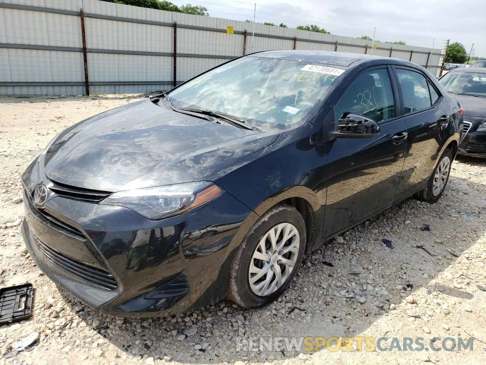 2 fotografías del automóvil dañado 2T1BURHE0KC234147 TOYOTA COROLLA 2019