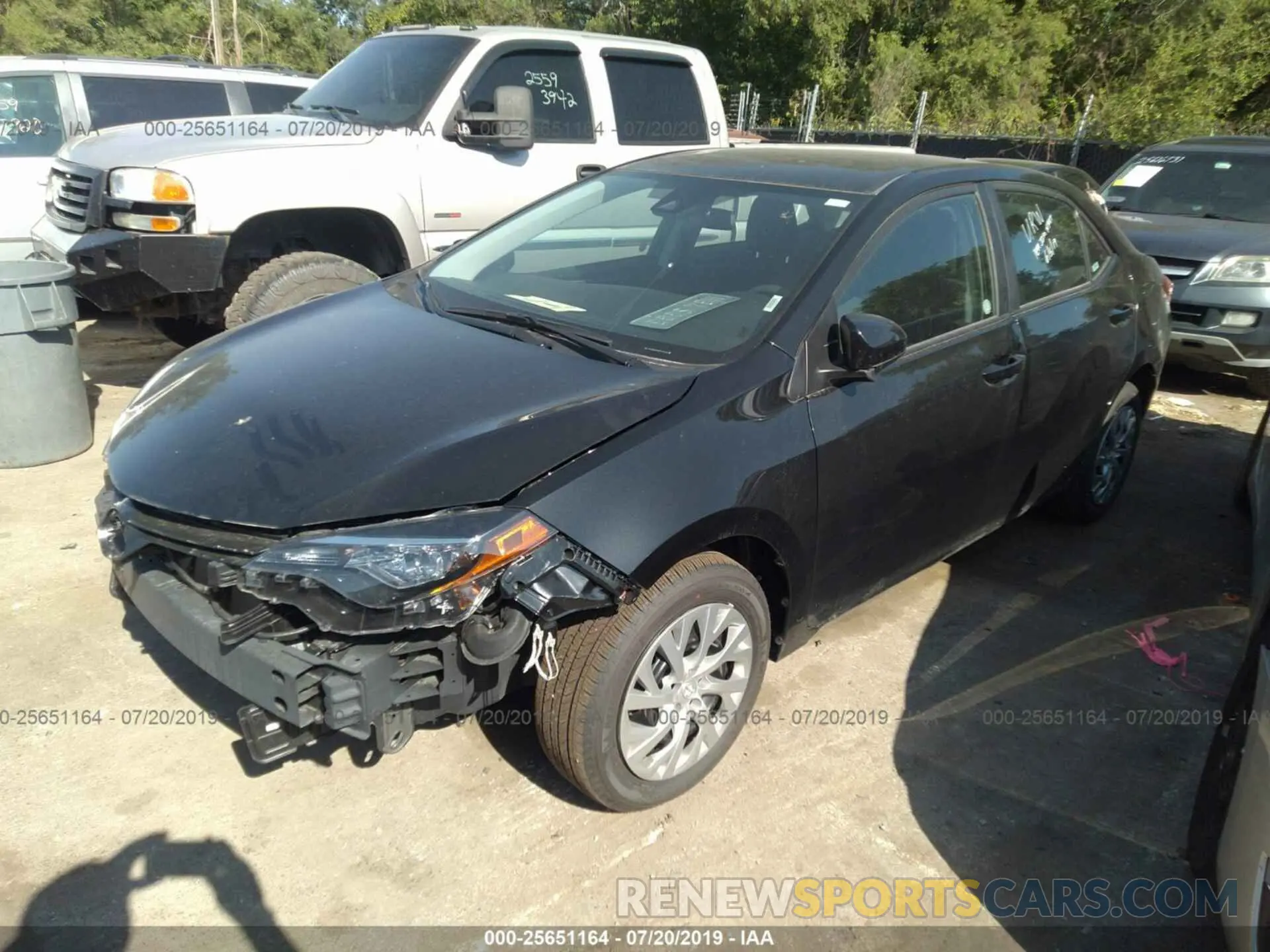 2 fotografías del automóvil dañado 2T1BURHE0KC234679 TOYOTA COROLLA 2019