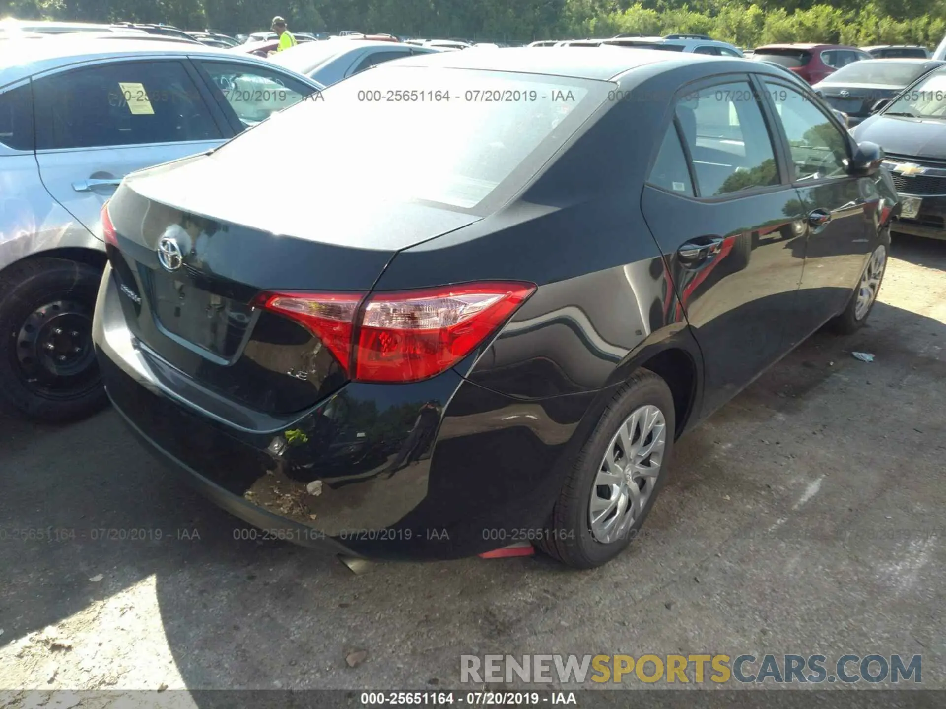 4 fotografías del automóvil dañado 2T1BURHE0KC234679 TOYOTA COROLLA 2019
