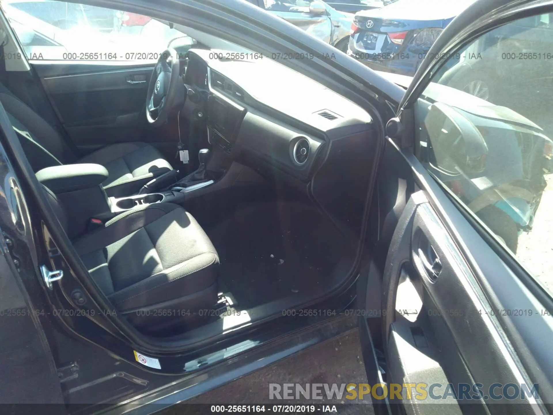 5 fotografías del automóvil dañado 2T1BURHE0KC234679 TOYOTA COROLLA 2019