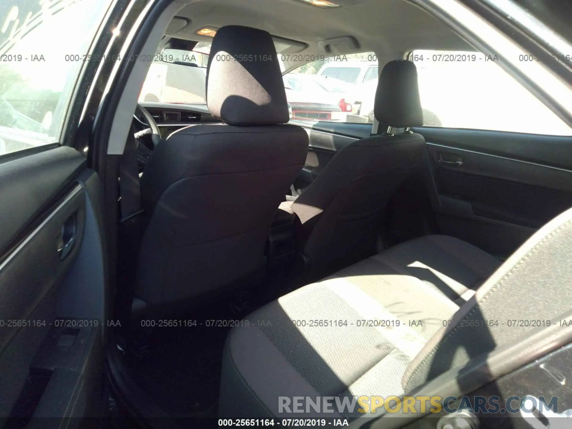 8 fotografías del automóvil dañado 2T1BURHE0KC234679 TOYOTA COROLLA 2019