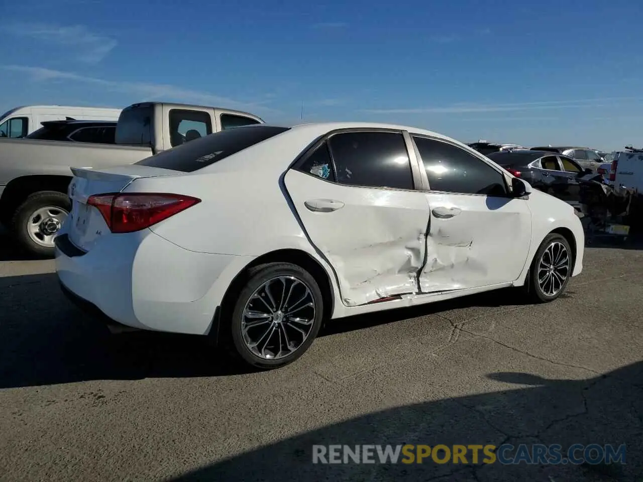 3 fotografías del automóvil dañado 2T1BURHE0KC237999 TOYOTA COROLLA 2019