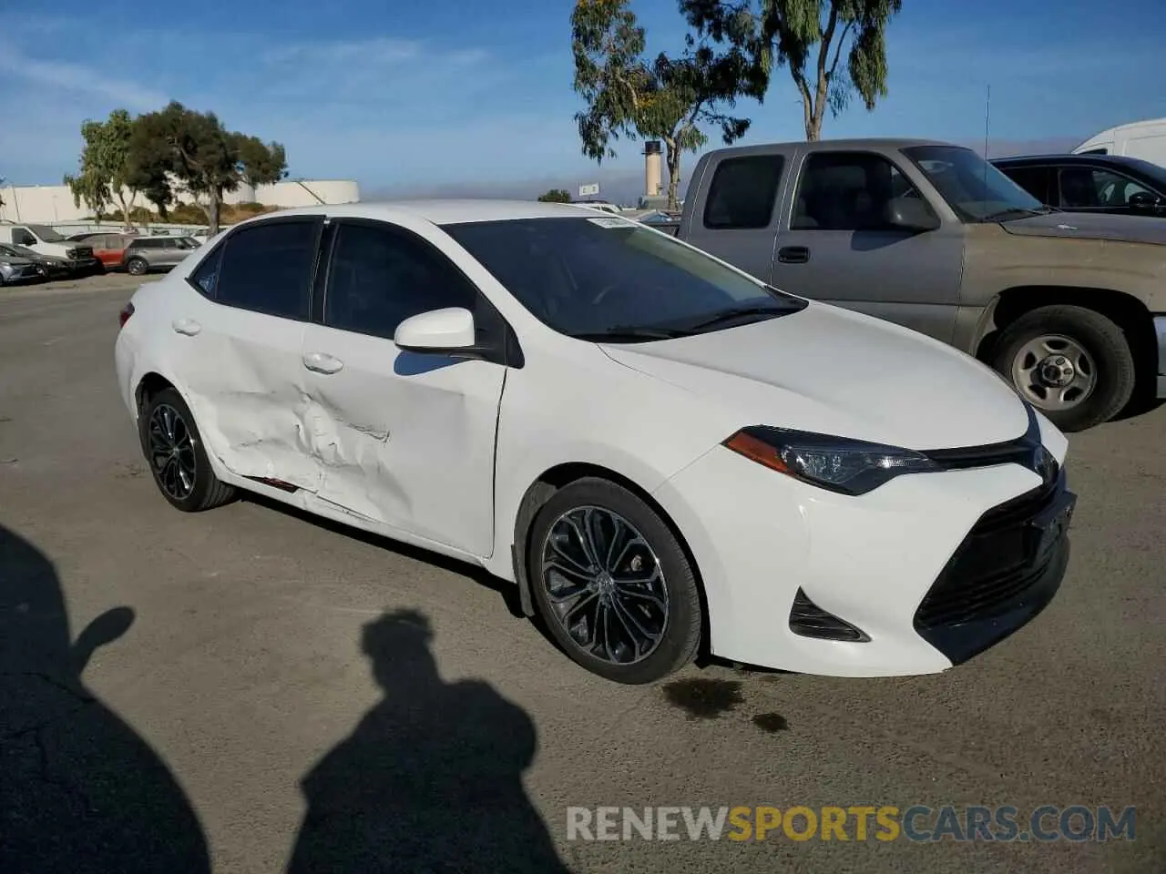 4 fotografías del automóvil dañado 2T1BURHE0KC237999 TOYOTA COROLLA 2019