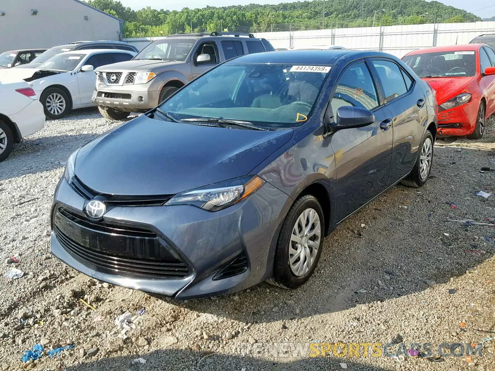 2 fotografías del automóvil dañado 2T1BURHE1KC129858 TOYOTA COROLLA 2019