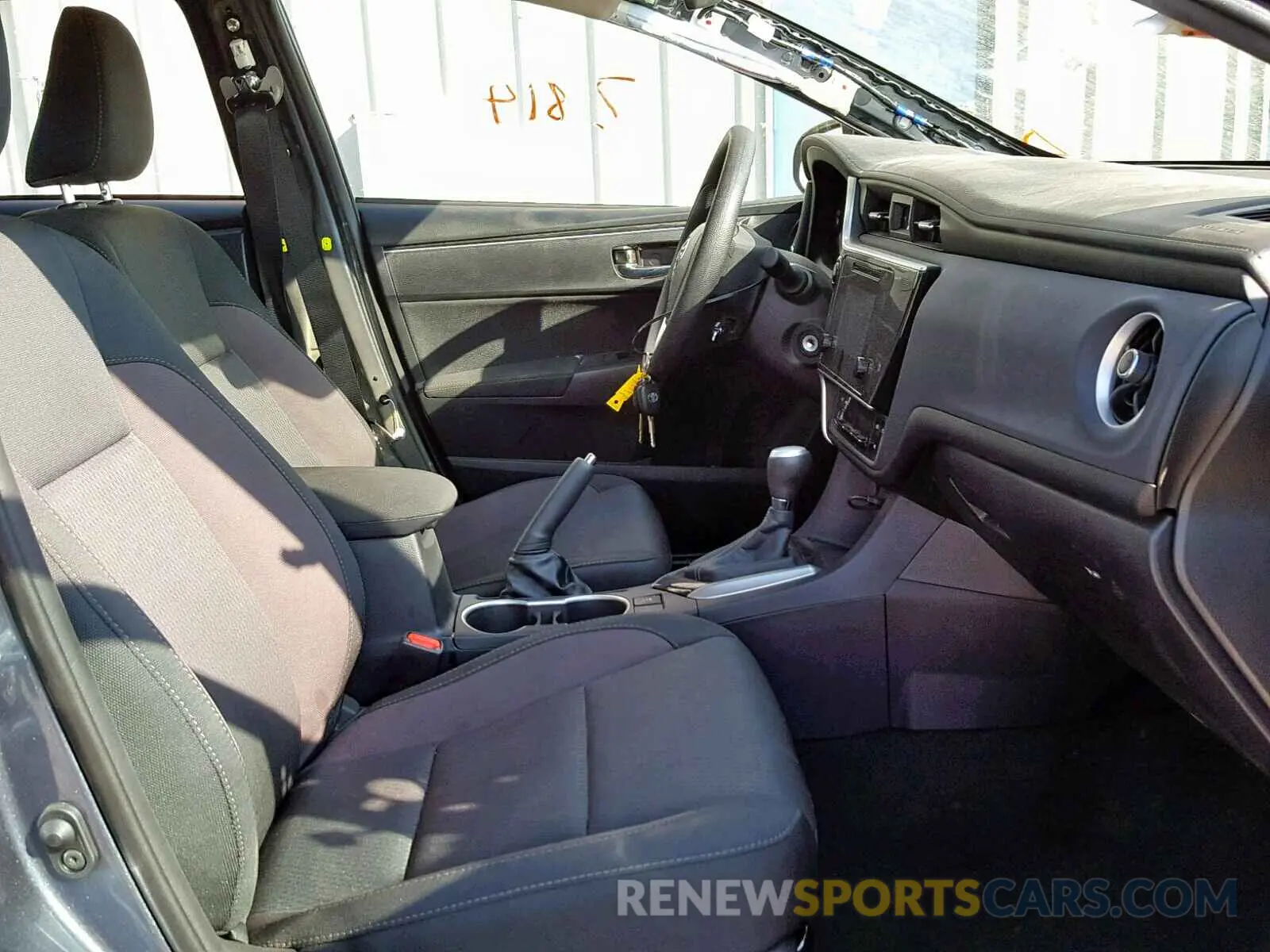 5 fotografías del automóvil dañado 2T1BURHE1KC129858 TOYOTA COROLLA 2019