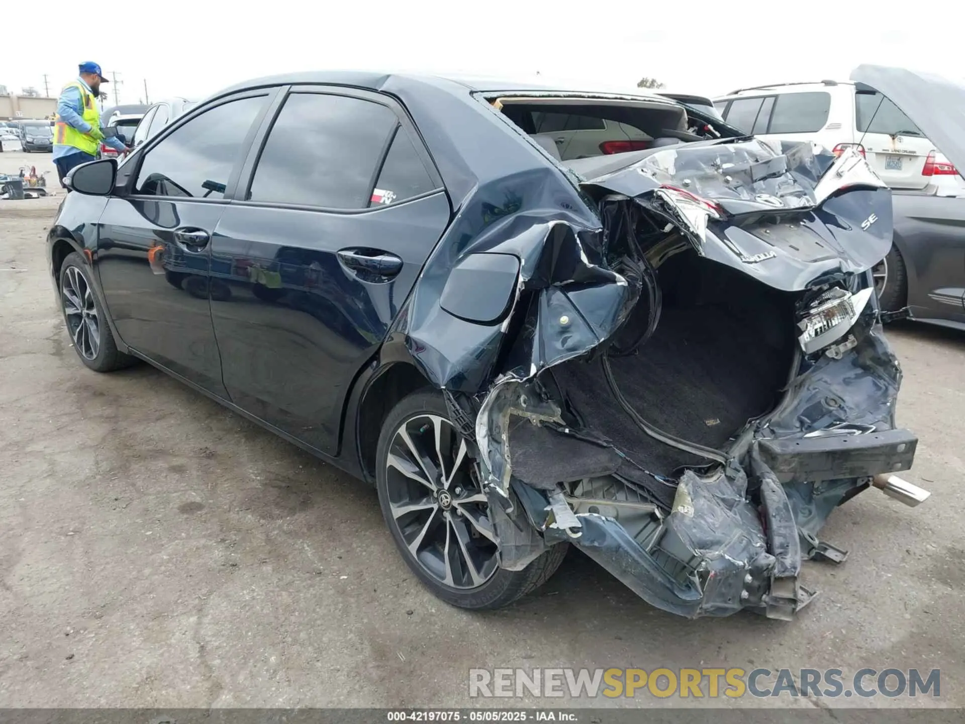 3 fotografías del automóvil dañado 2T1BURHE1KC132906 TOYOTA COROLLA 2019