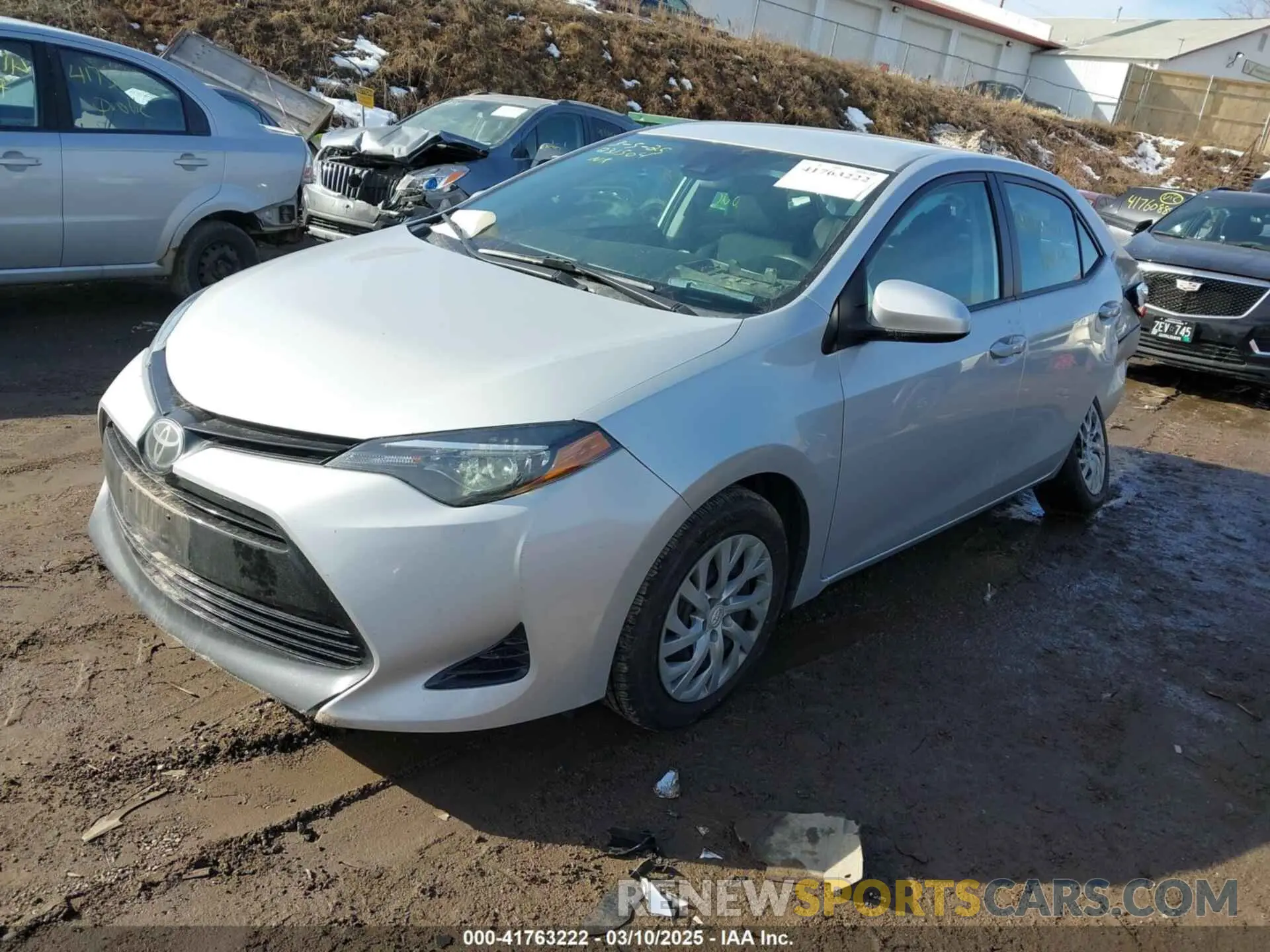 2 fotografías del automóvil dañado 2T1BURHE1KC136437 TOYOTA COROLLA 2019