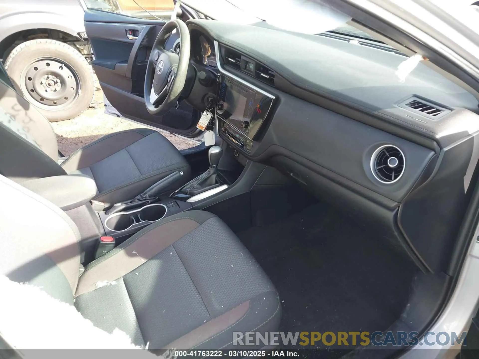 5 fotografías del automóvil dañado 2T1BURHE1KC136437 TOYOTA COROLLA 2019