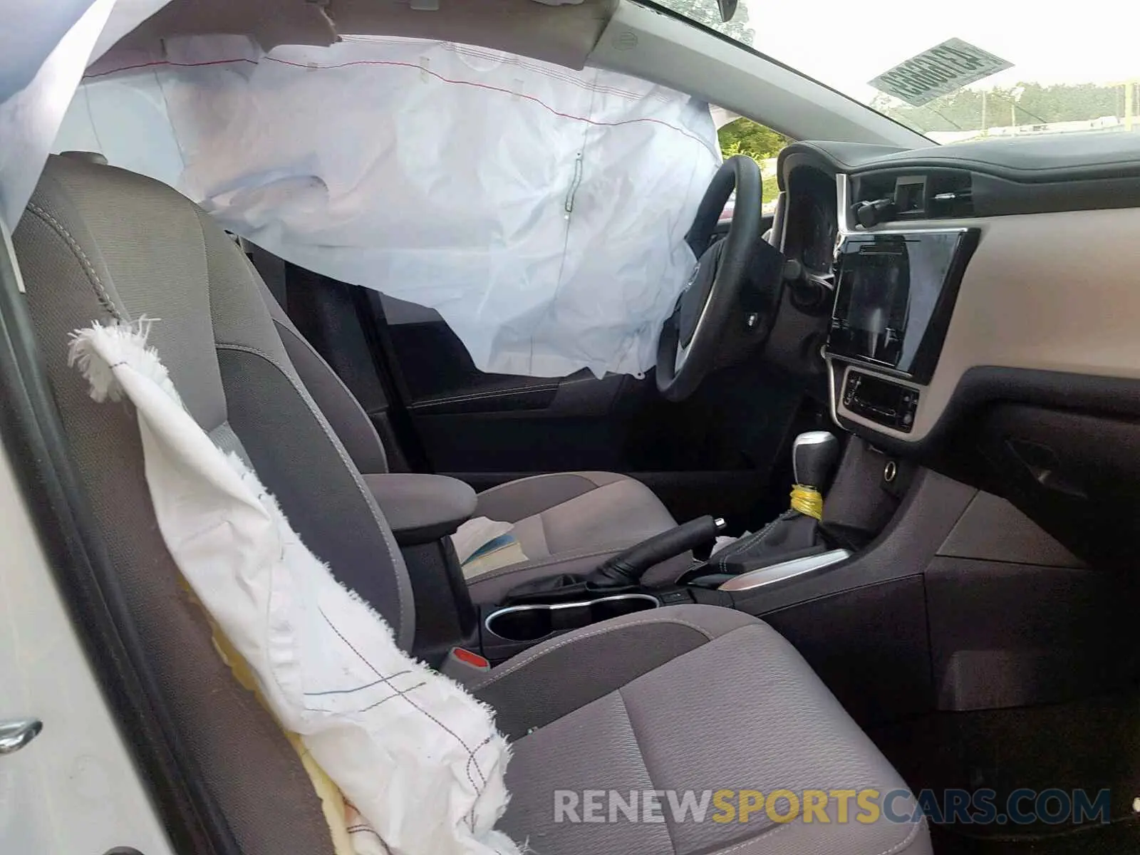 5 fotografías del automóvil dañado 2T1BURHE1KC143775 TOYOTA COROLLA 2019