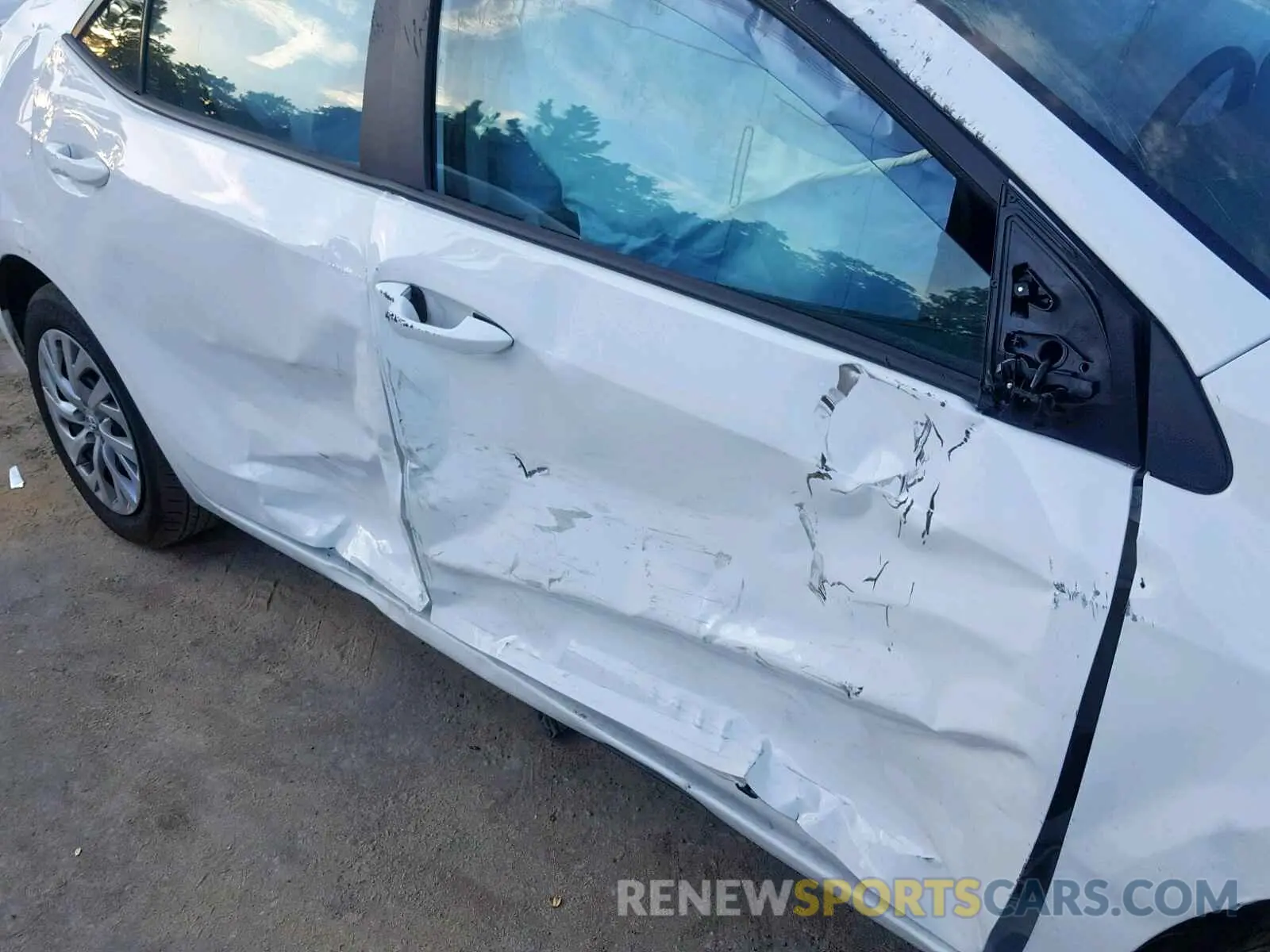 9 fotografías del automóvil dañado 2T1BURHE1KC143775 TOYOTA COROLLA 2019