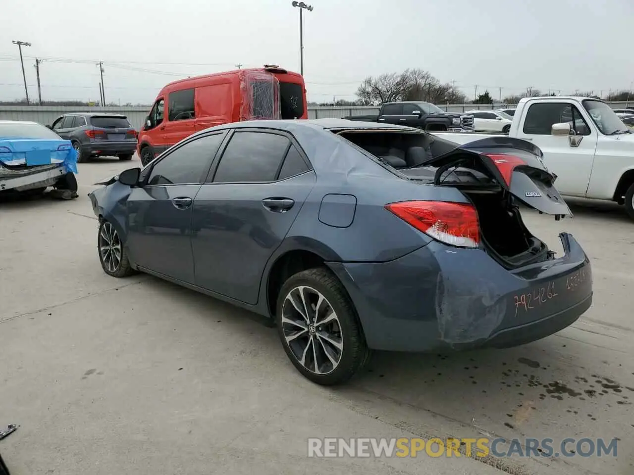 2 fotografías del automóvil dañado 2T1BURHE1KC152718 TOYOTA COROLLA 2019