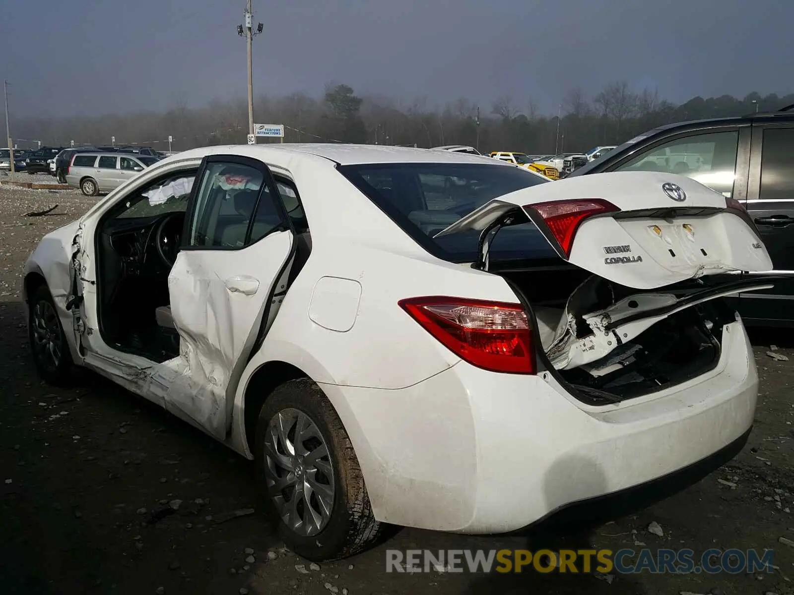 3 fotografías del automóvil dañado 2T1BURHE1KC153321 TOYOTA COROLLA 2019