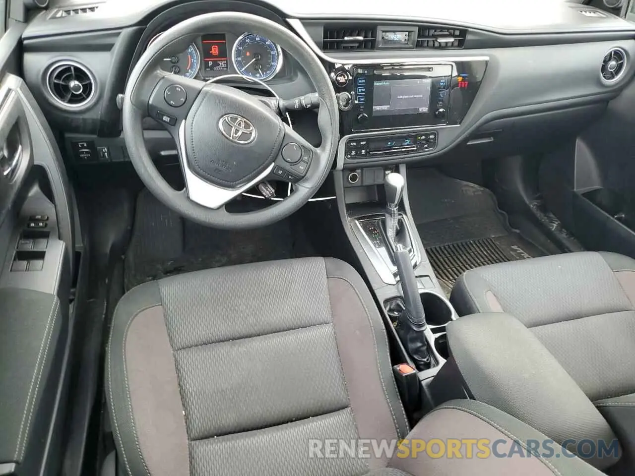8 fotografías del automóvil dañado 2T1BURHE1KC154338 TOYOTA COROLLA 2019