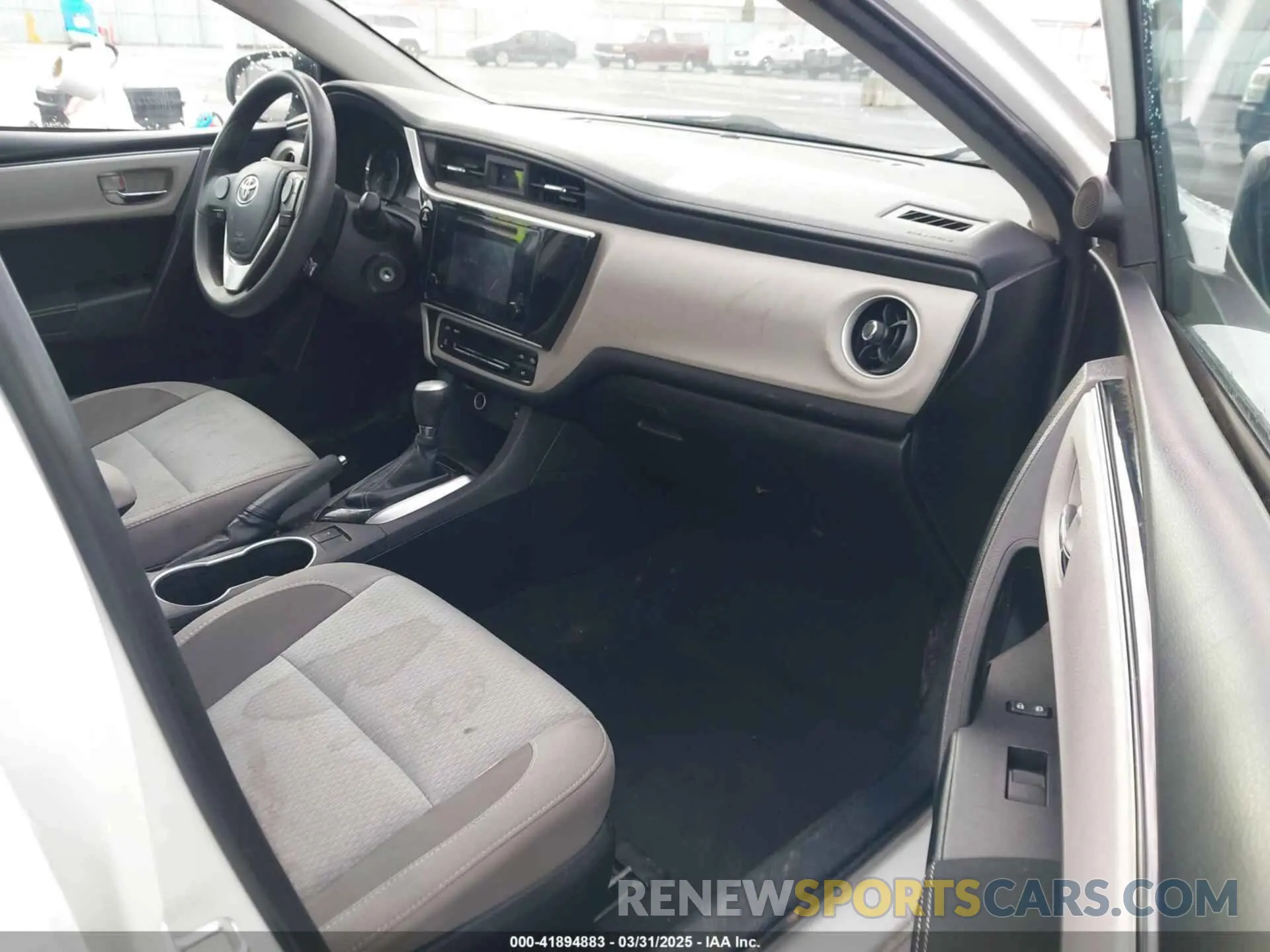 5 fotografías del automóvil dañado 2T1BURHE1KC163721 TOYOTA COROLLA 2019