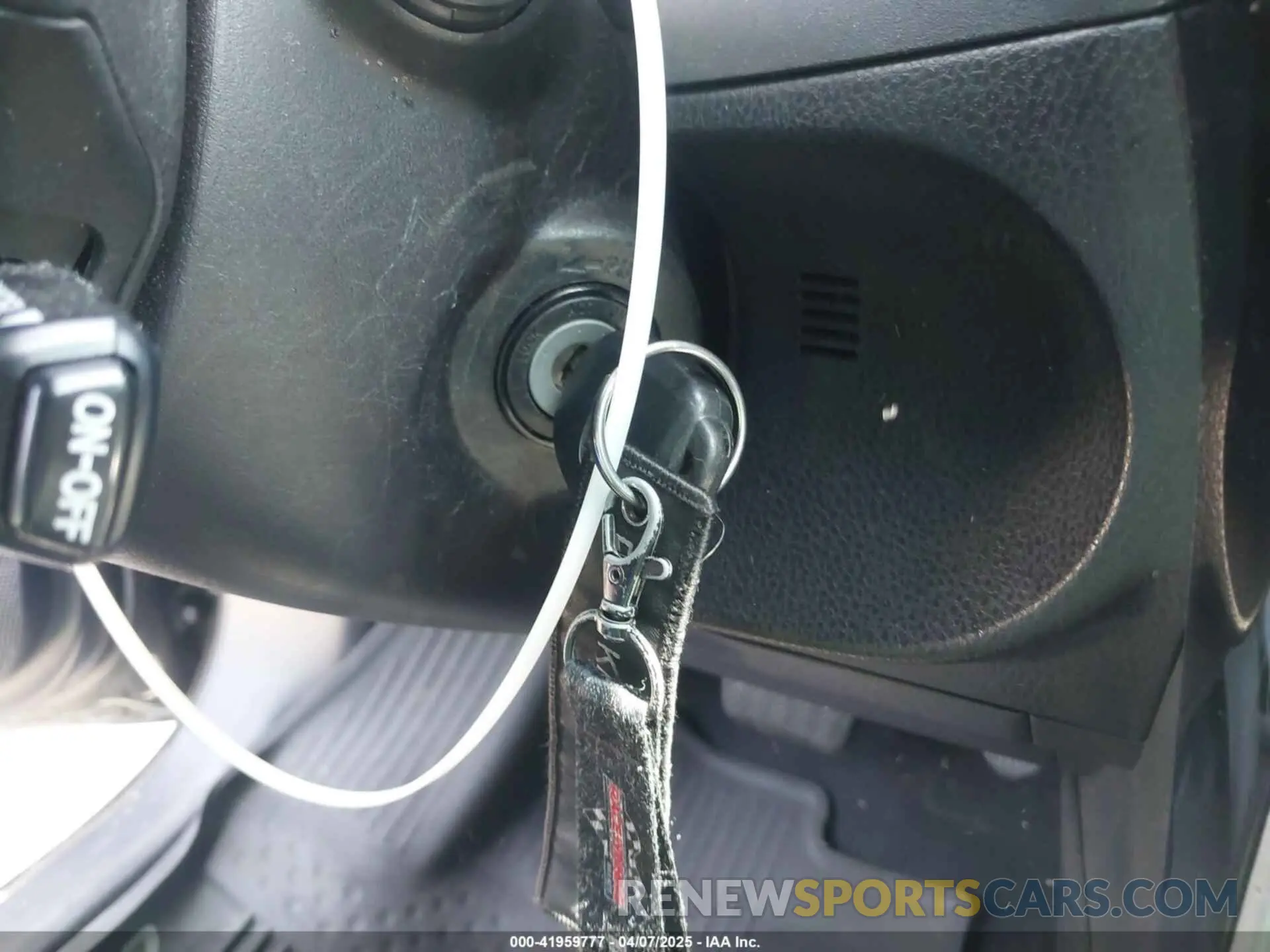 11 fotografías del automóvil dañado 2T1BURHE1KC166800 TOYOTA COROLLA 2019