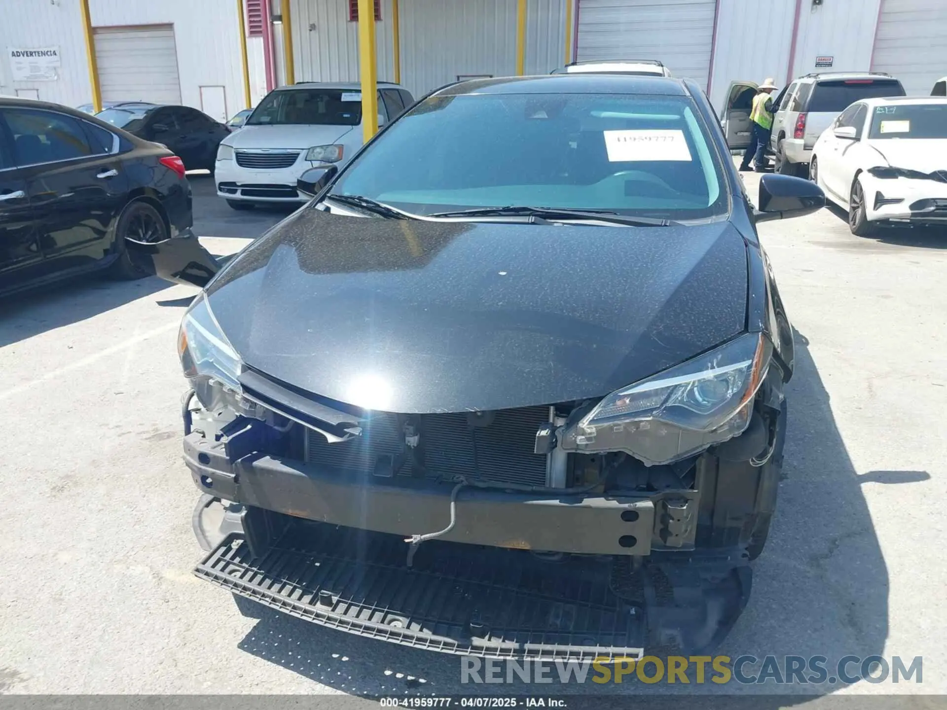 12 fotografías del automóvil dañado 2T1BURHE1KC166800 TOYOTA COROLLA 2019