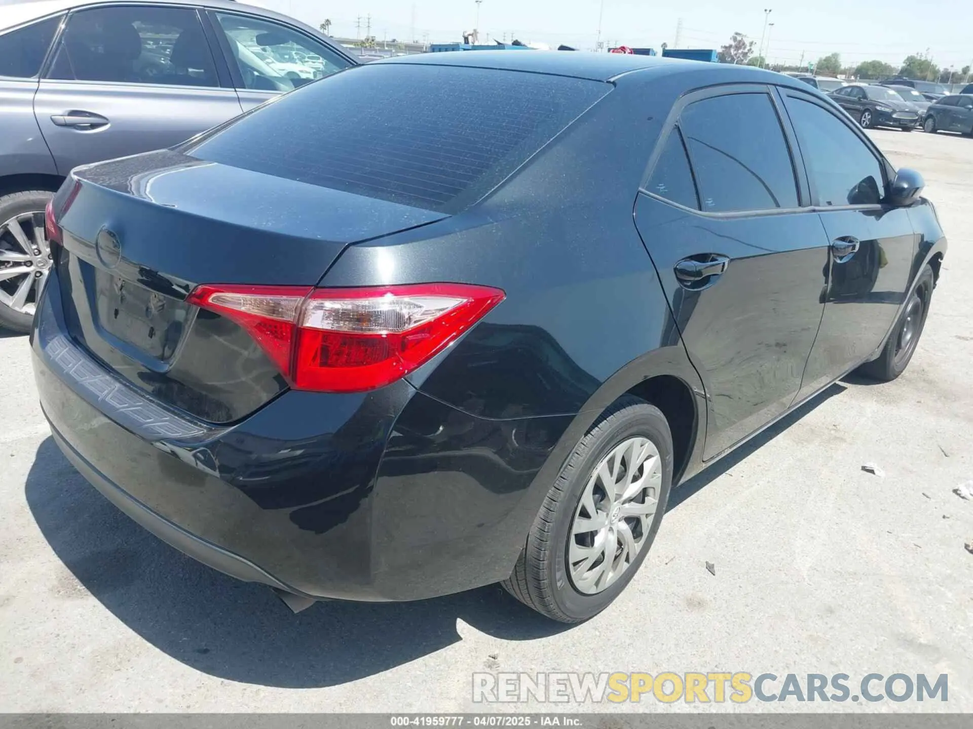 4 fotografías del automóvil dañado 2T1BURHE1KC166800 TOYOTA COROLLA 2019