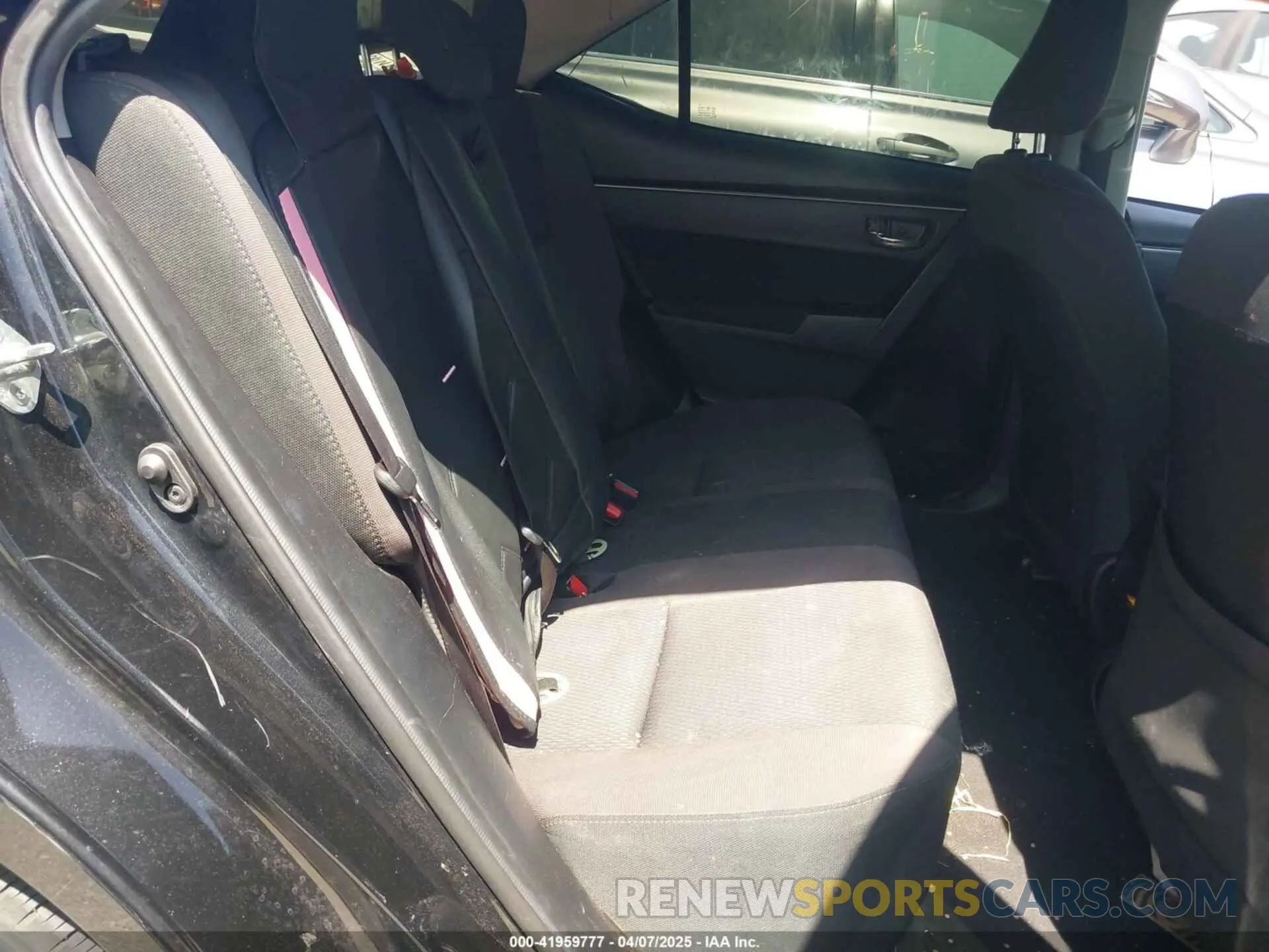 8 fotografías del automóvil dañado 2T1BURHE1KC166800 TOYOTA COROLLA 2019