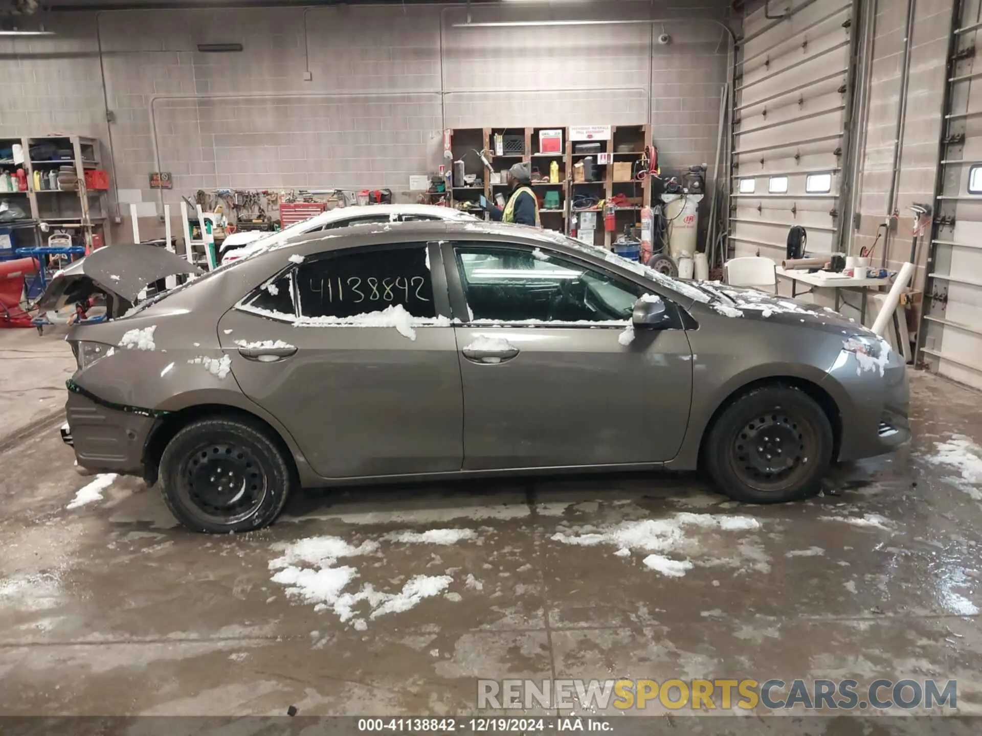 13 fotografías del automóvil dañado 2T1BURHE1KC171494 TOYOTA COROLLA 2019