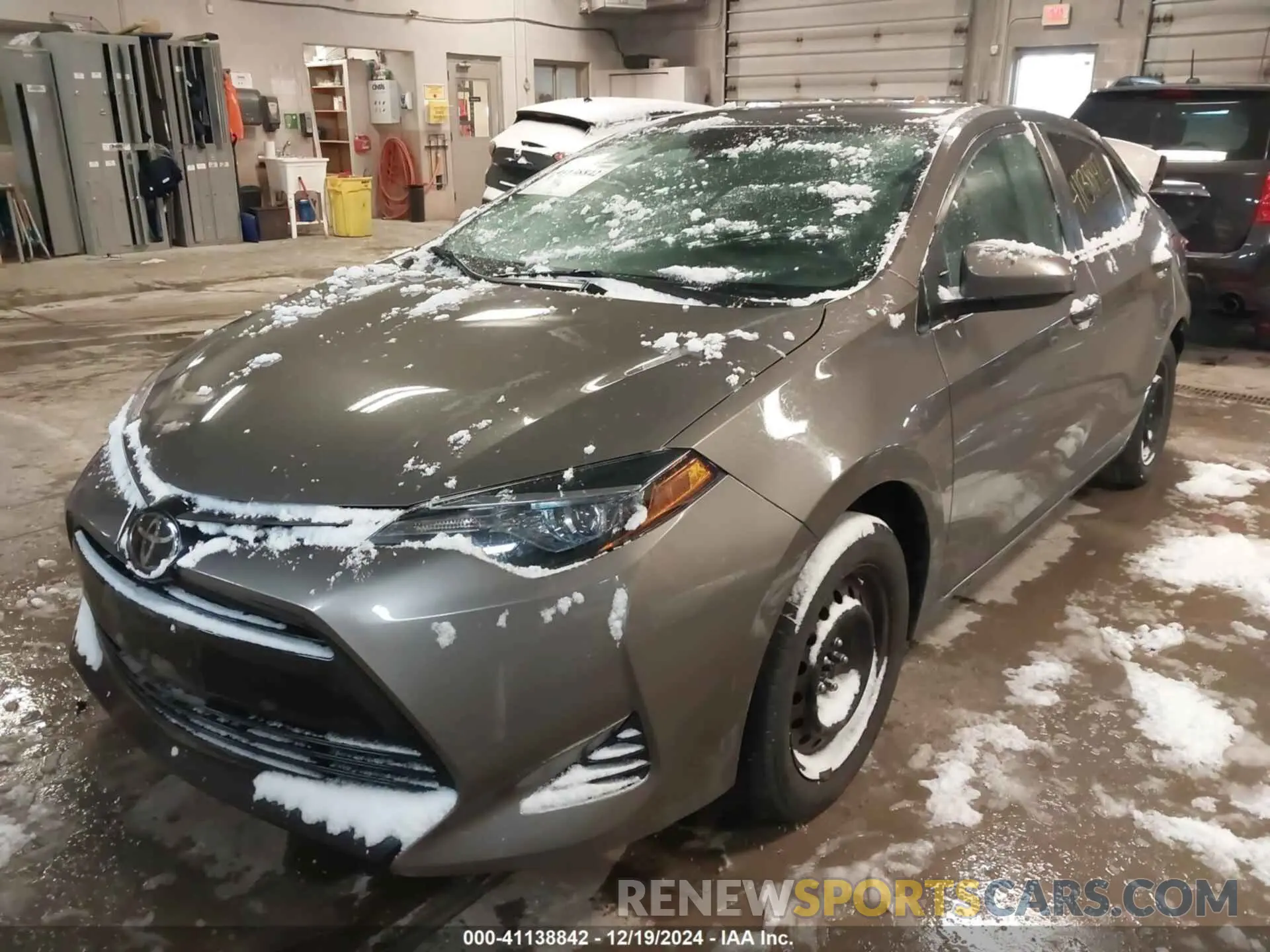 2 fotografías del automóvil dañado 2T1BURHE1KC171494 TOYOTA COROLLA 2019