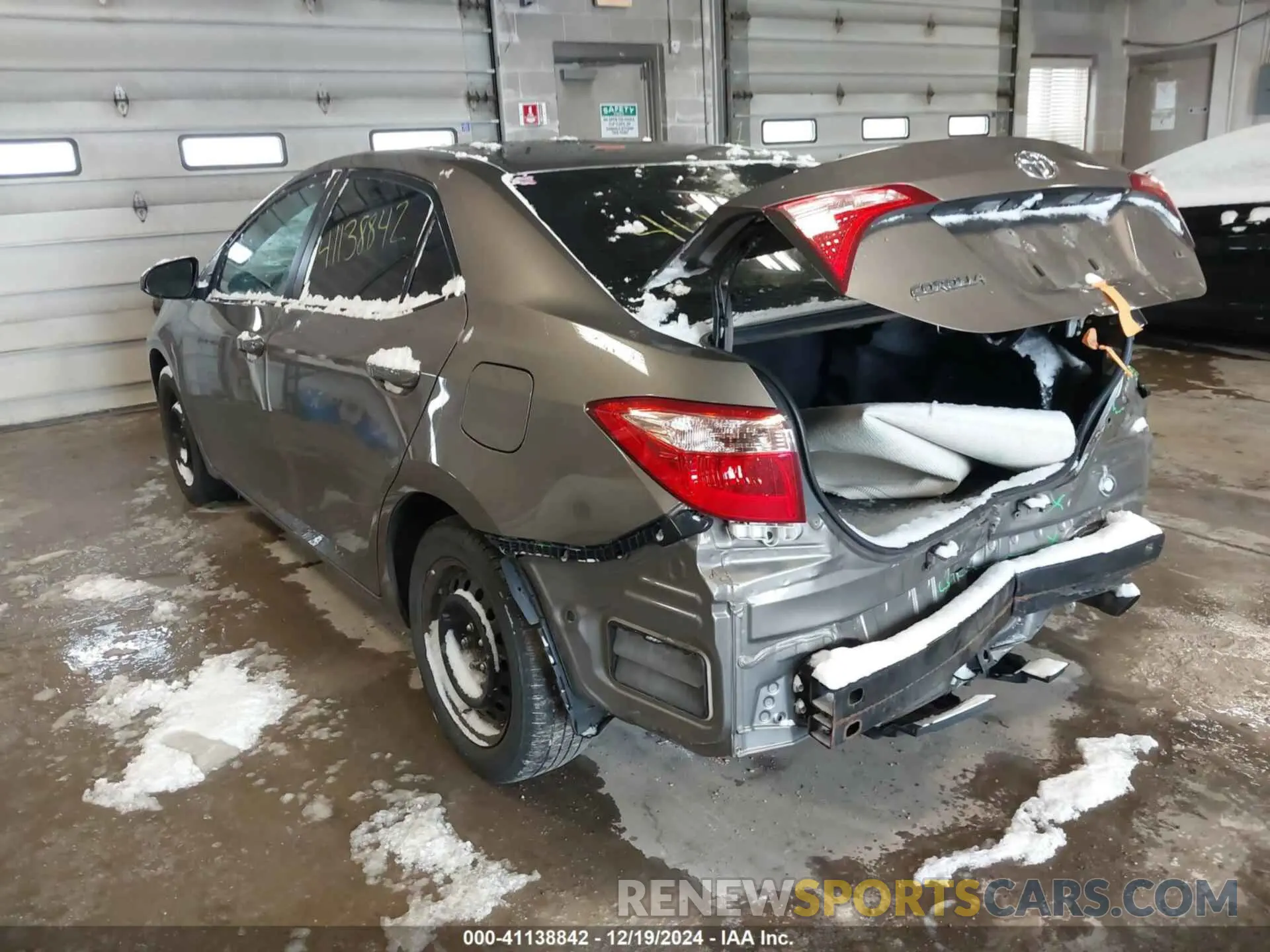 3 fotografías del automóvil dañado 2T1BURHE1KC171494 TOYOTA COROLLA 2019
