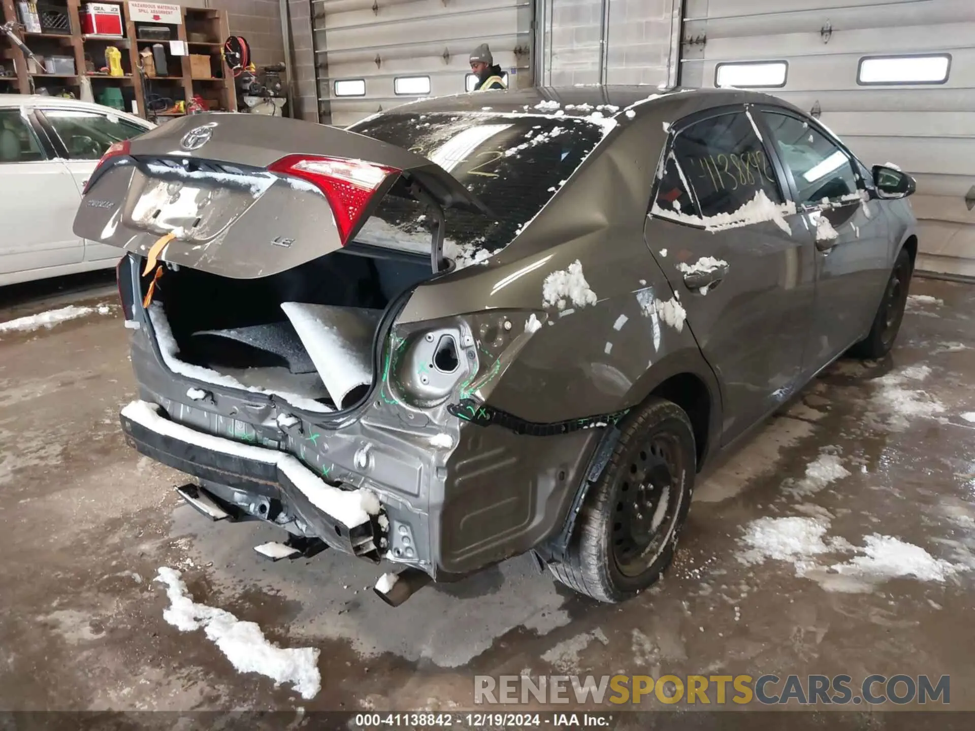 4 fotografías del automóvil dañado 2T1BURHE1KC171494 TOYOTA COROLLA 2019