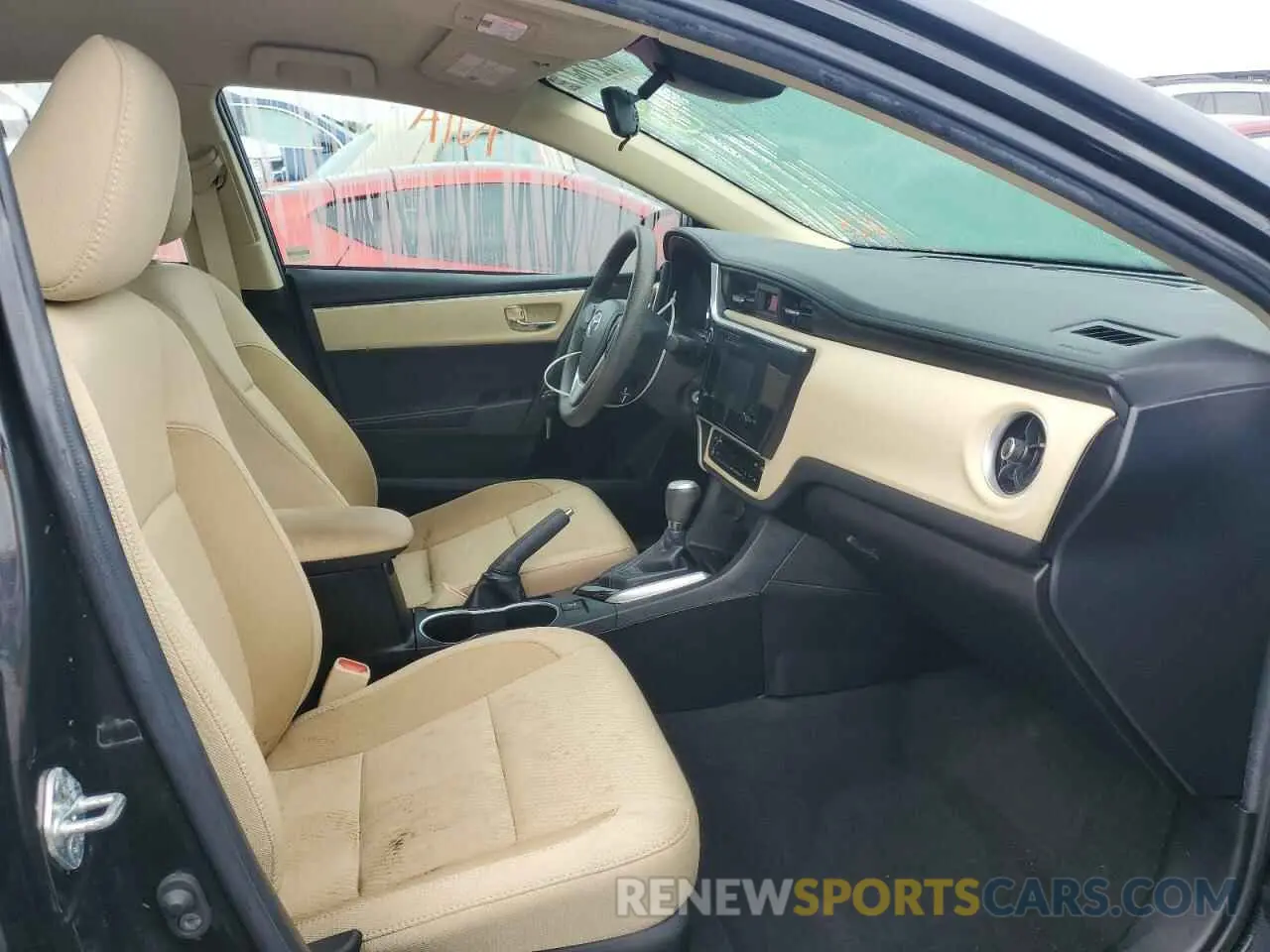 5 fotografías del automóvil dañado 2T1BURHE1KC174069 TOYOTA COROLLA 2019
