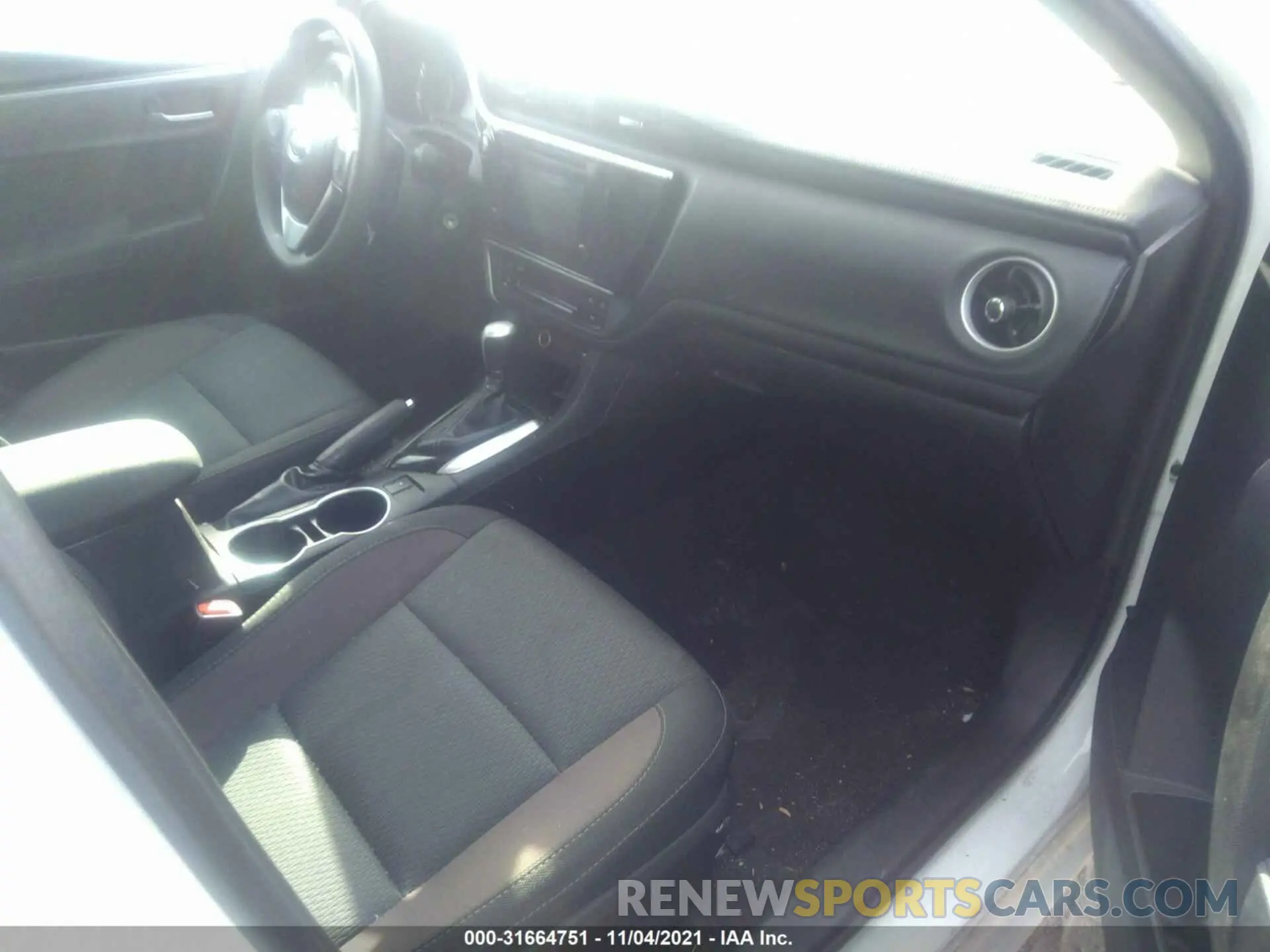 5 fotografías del automóvil dañado 2T1BURHE1KC182348 TOYOTA COROLLA 2019
