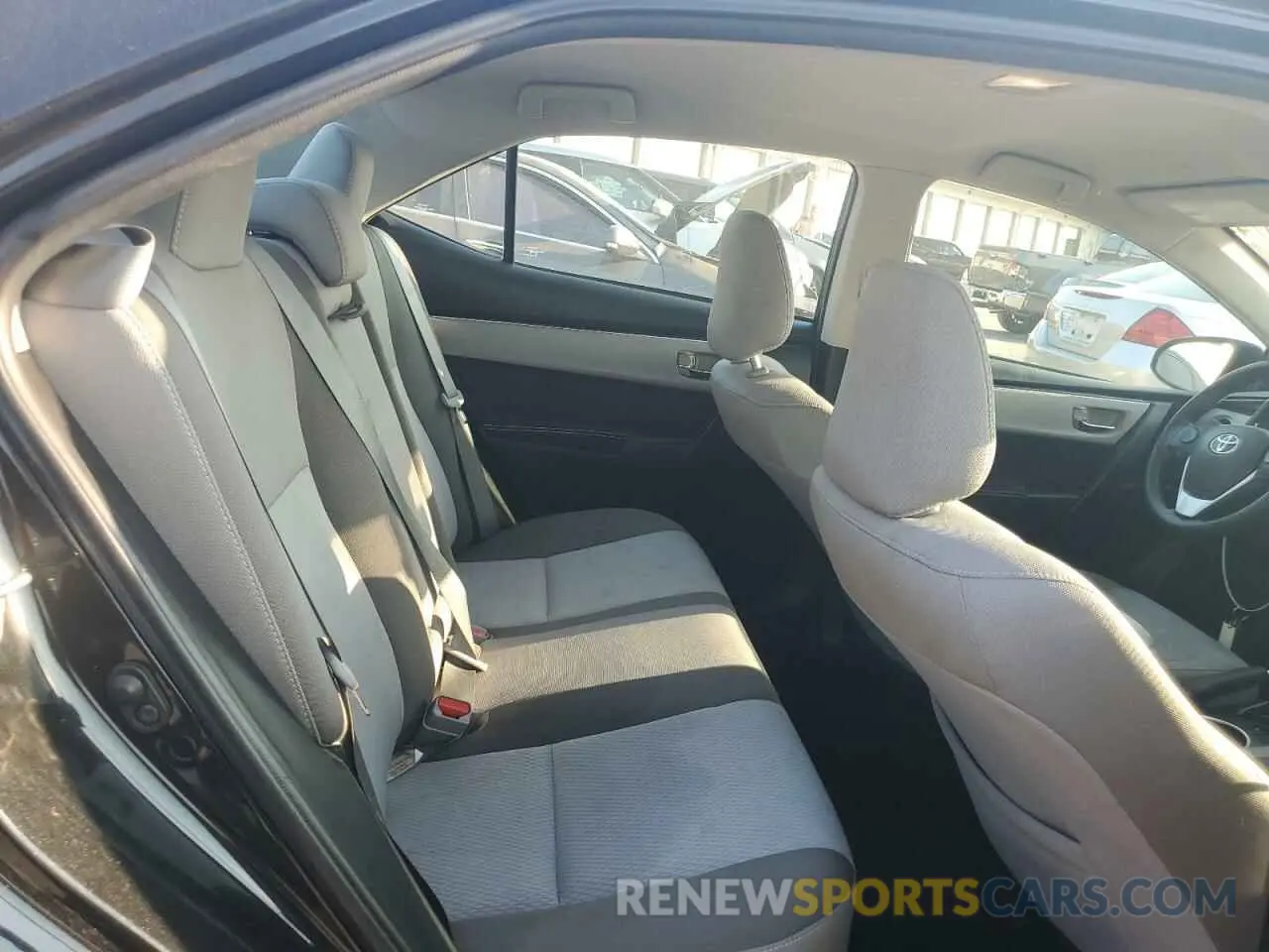 10 fotografías del automóvil dañado 2T1BURHE1KC225652 TOYOTA COROLLA 2019