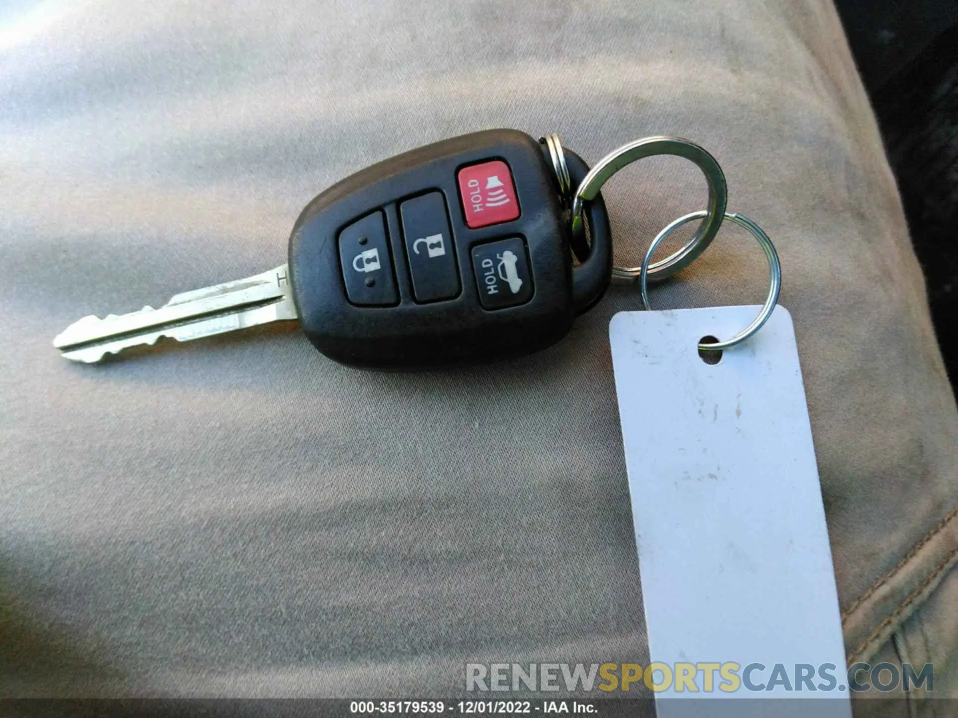 11 fotografías del automóvil dañado 2T1BURHE1KC235033 TOYOTA COROLLA 2019
